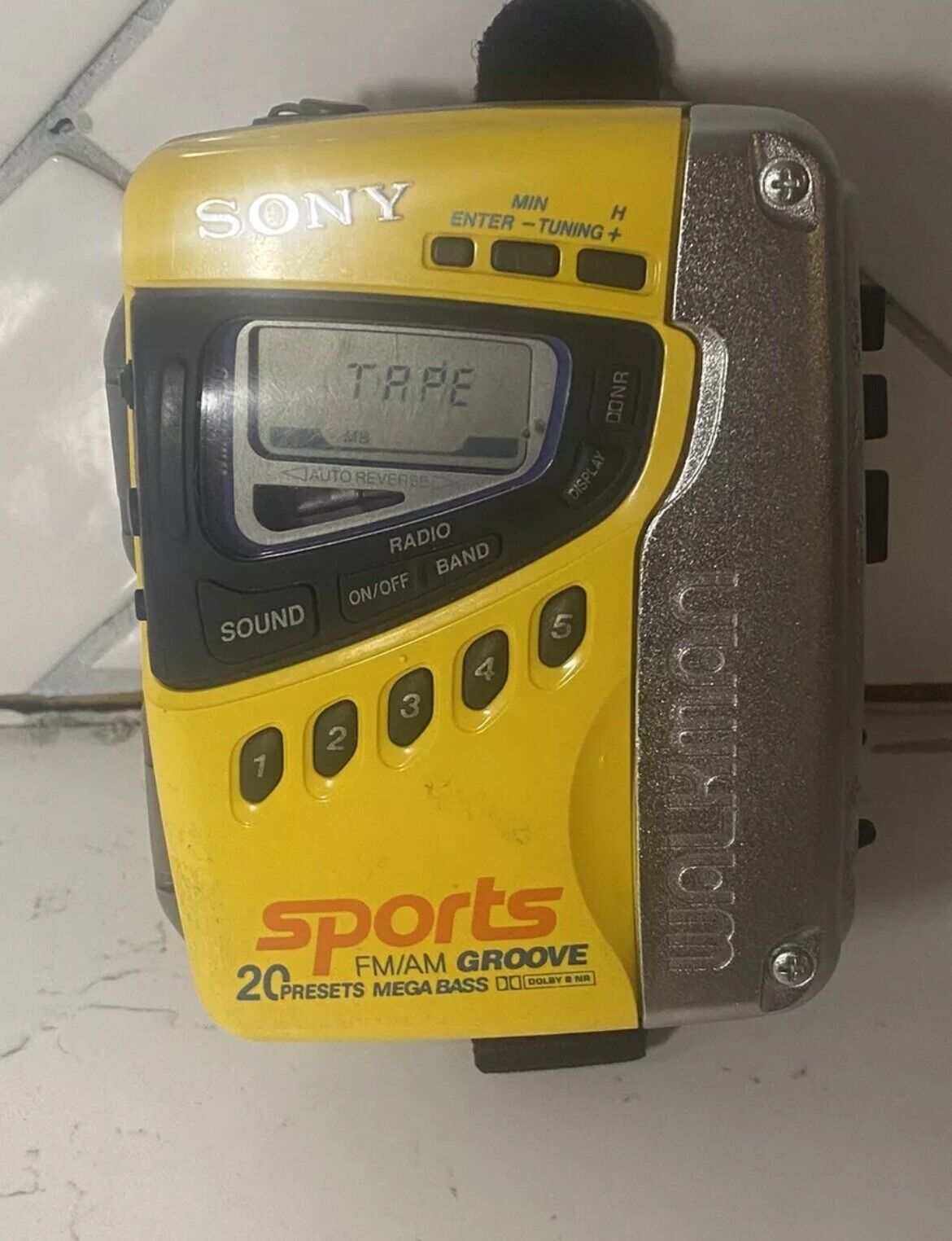 Vintage Sony Sports Groove WM-FS499 Mega Bass AM/FM Walkman