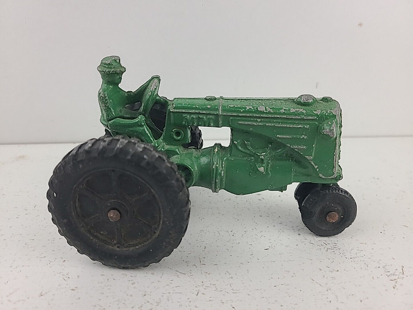 Vintage 1950 Slik Toys 1:25 scale Minneapolis Moline R Tractor w/Man 