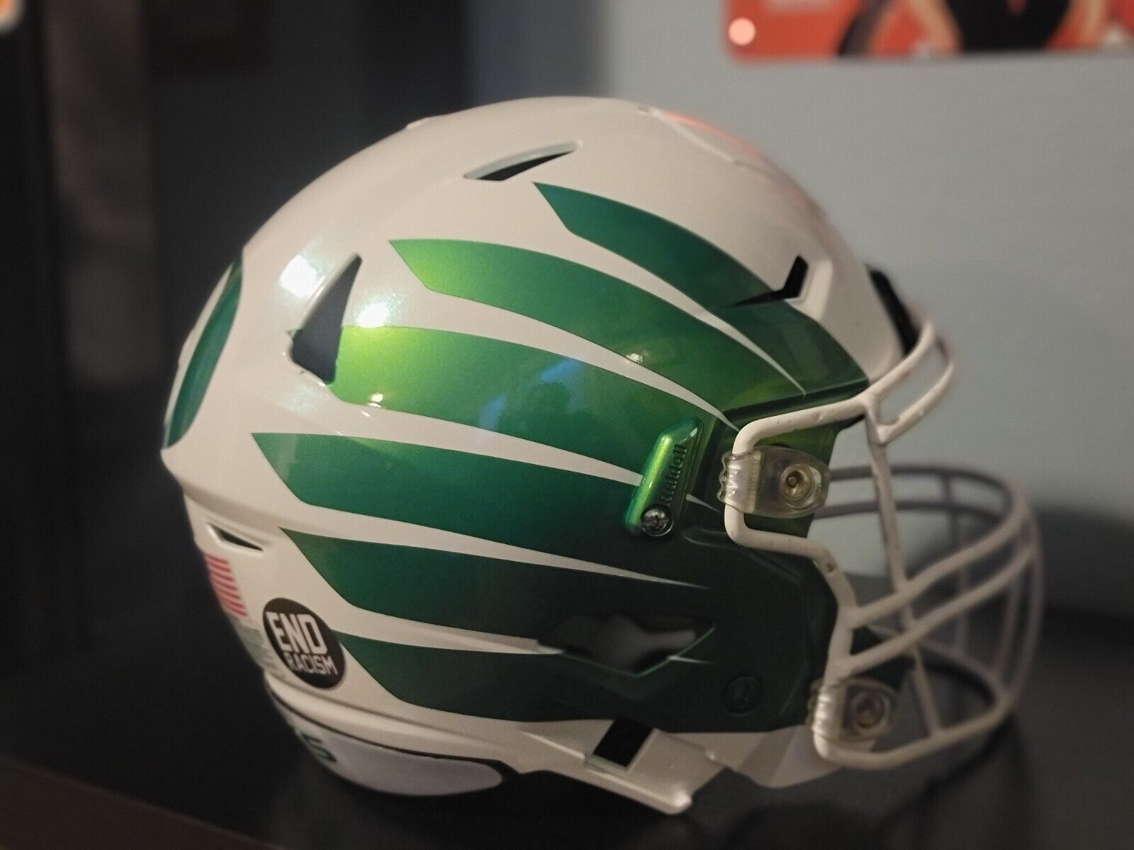 University of Oregon Ducks game used team football helmet not repllica