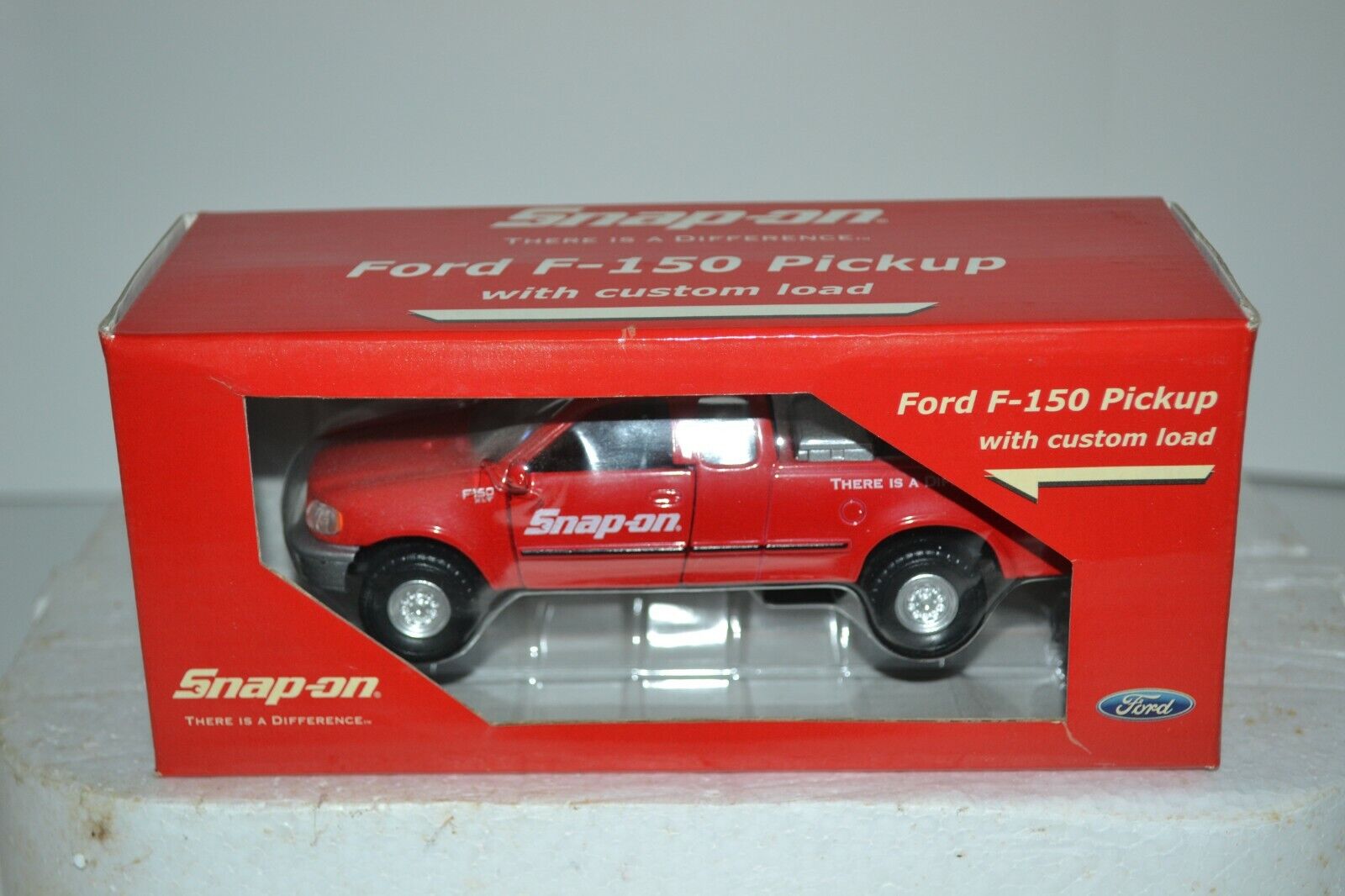 Snap On Ford F-150 Pick Up with Custom Load Die Cast 1:38 New 