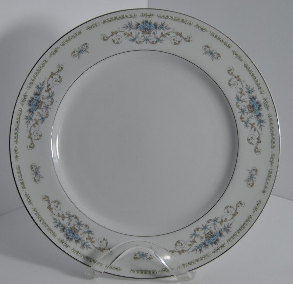Wade Fine Porcelain China DIANE Japan Dinner  Plates 10 1/4\