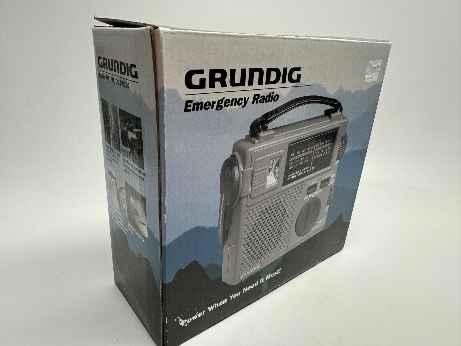 VINTAGE SEALED NEW Grundig FR200 RED Emergency AM FM SW Radio Crank Generator