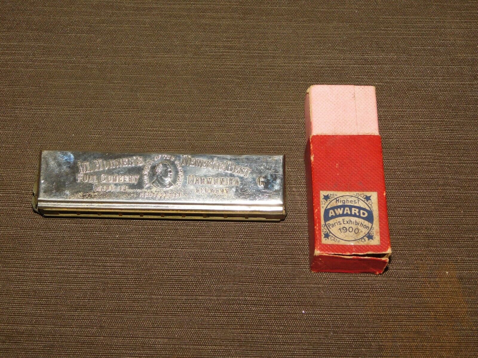 VINTAGE M. HOHNER\'S NEWEST & BEST FULL CONCERT HARMONICA MADE IN GERMANY