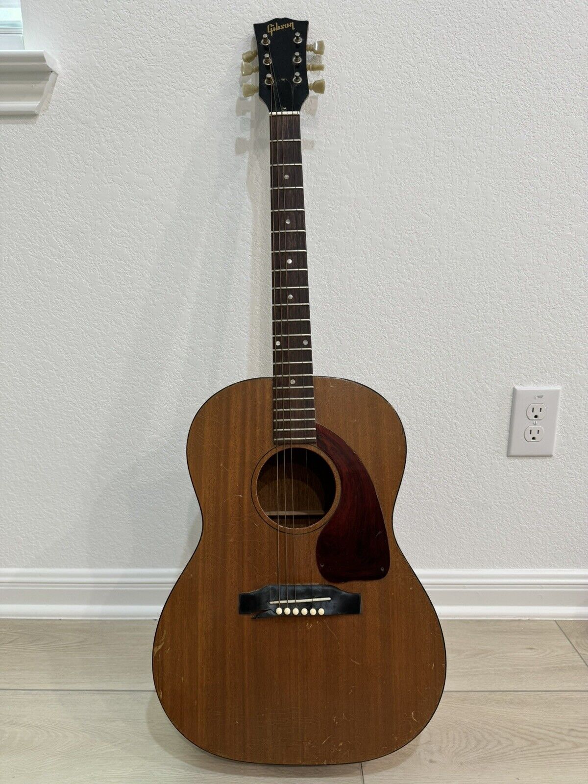 Vintage Gibson 1965 LG-0 Guitar - For Repair As Is - Serial Number 362633