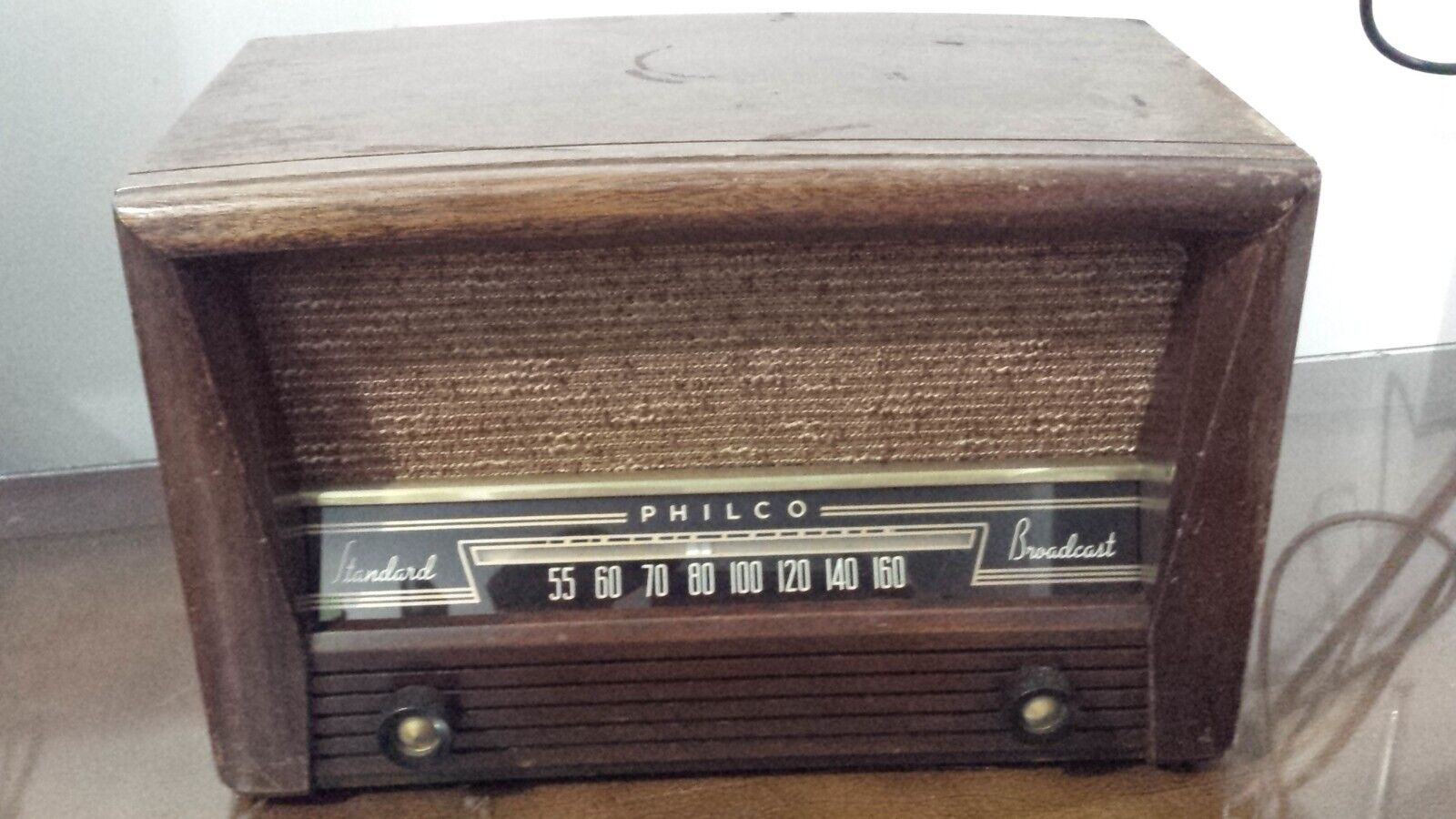 PHILCO 50-524 AM WOOD TABLE RADIO NICE RESTORED ELECTRONICS AM - See YOUTUBE