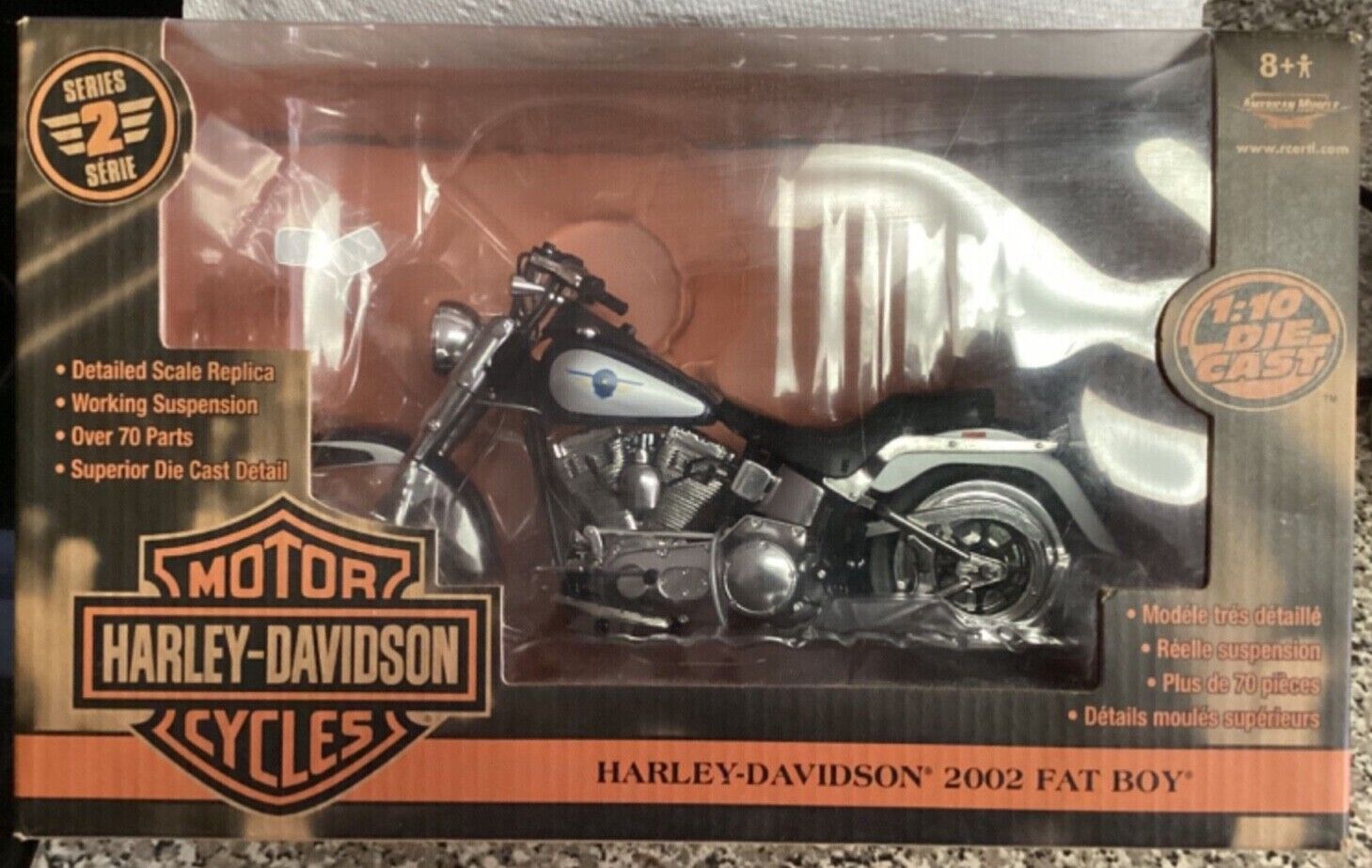 2002 Harley Davidson Fatboy  1:10 Ertl American Muscle 33167