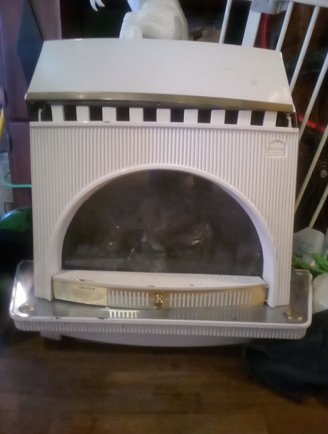 Jotul 100 Gas Wood Stove.Beige Newer.Will go good in any home.