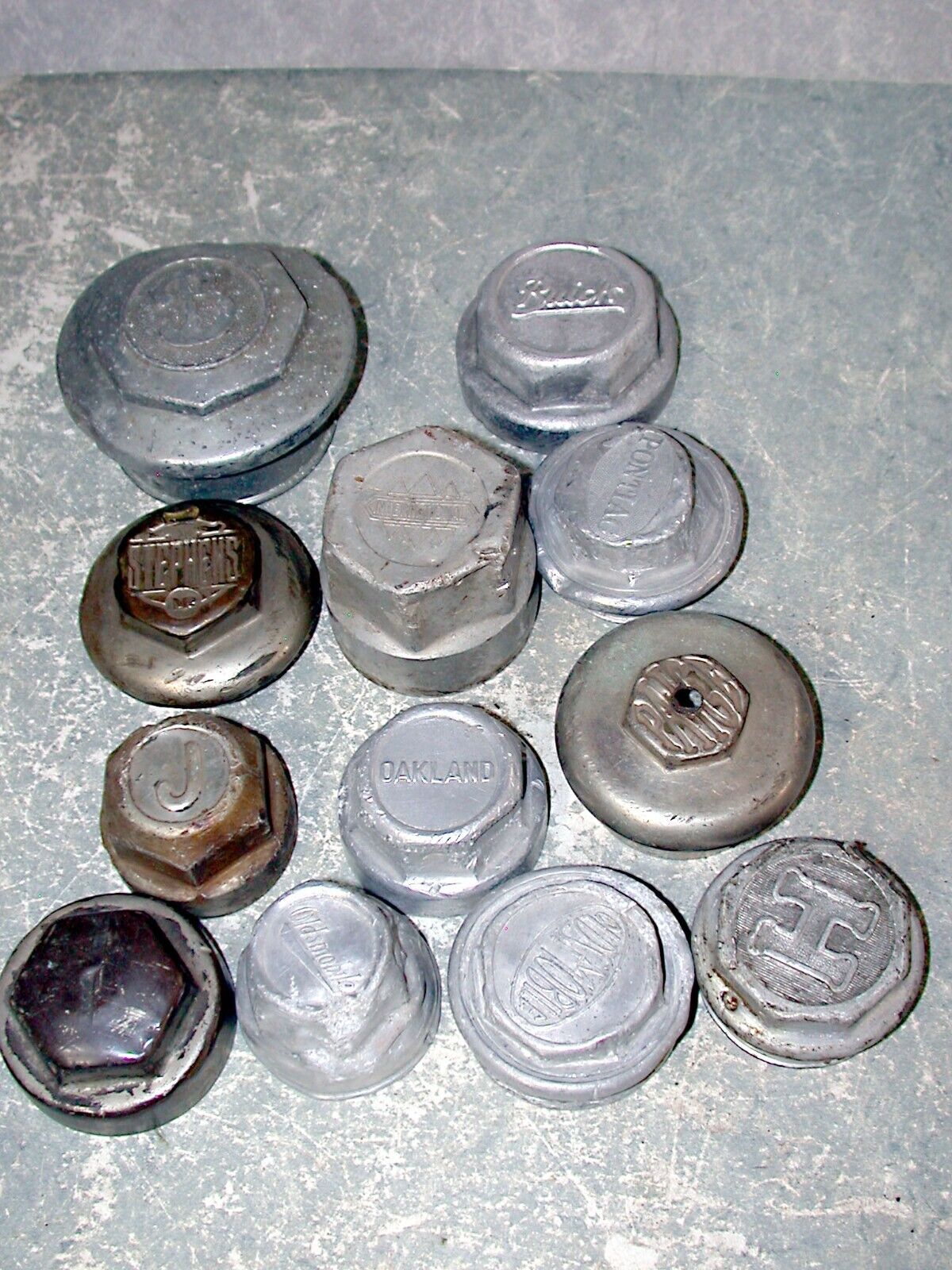 VINTAGE THREADED HUBCAPS DUSTCAPS, PAIGE, STEPHENS, JEWETT, OAKLAND & more