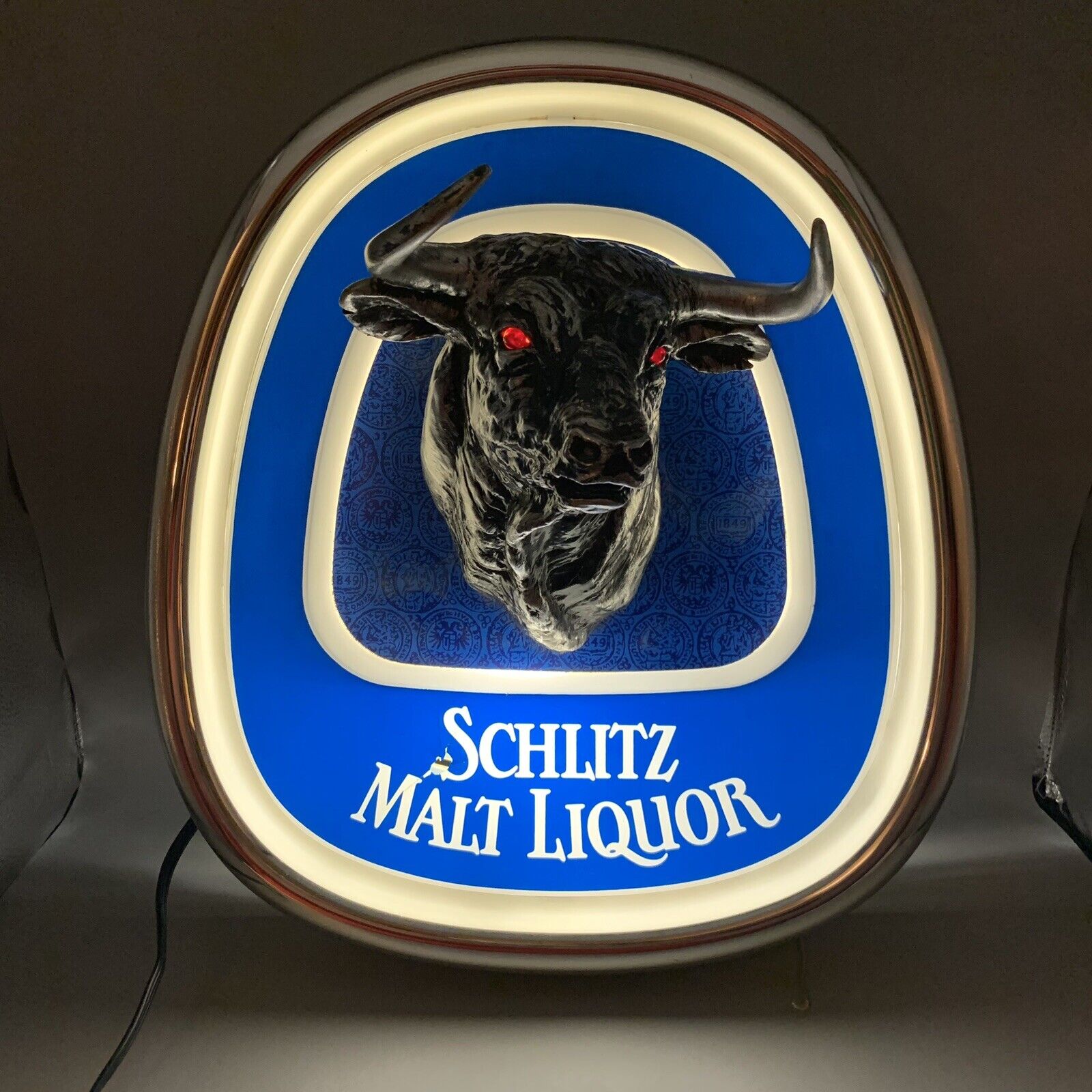 Vintage 1980 Schlitz Malt Liquor Lighted Beer Sign Ad Bull Red Eyes READ