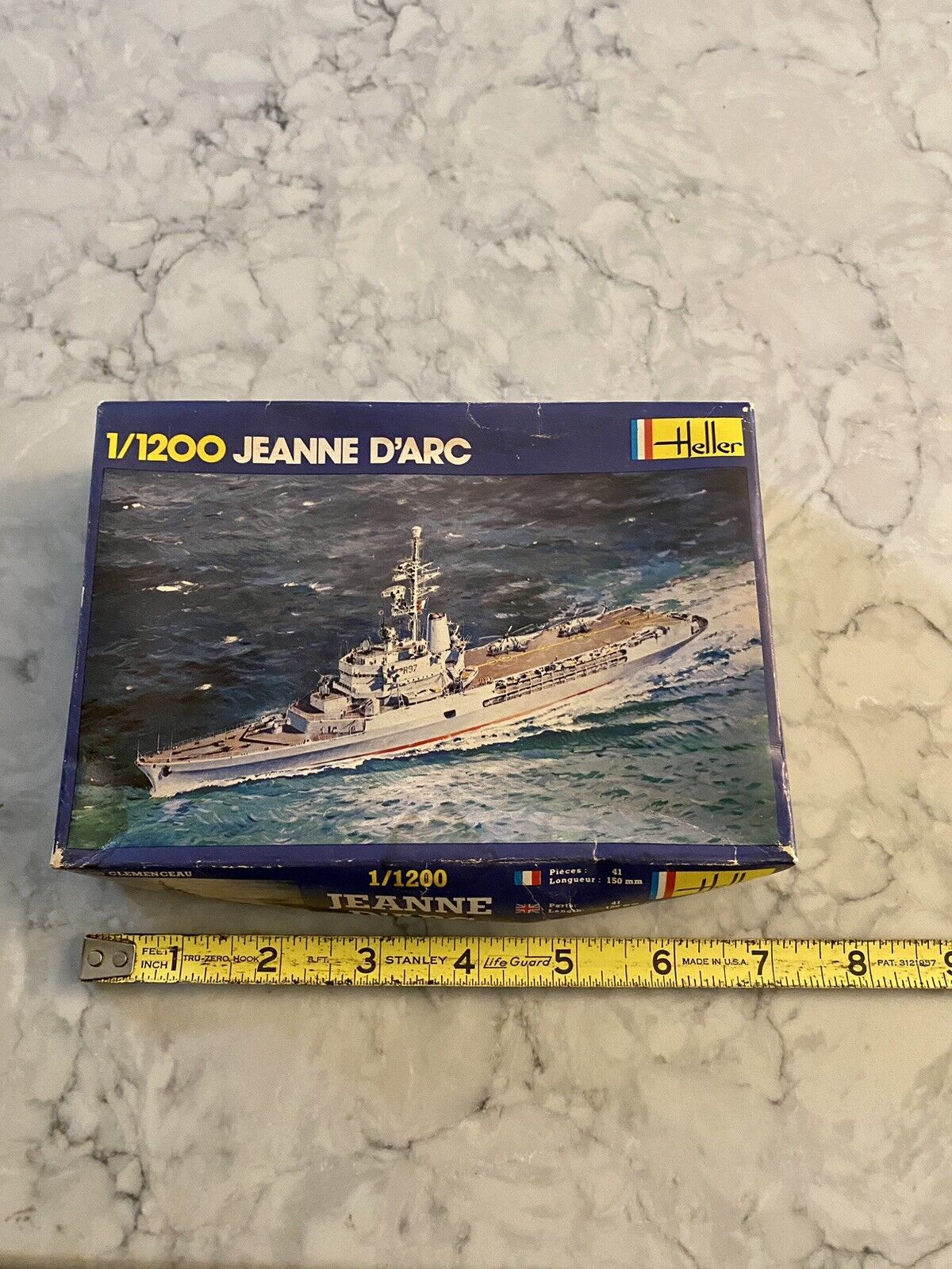 Heller No008 Jeanne D\'arc French helicopter carrier.  1/1200 scale model kit.