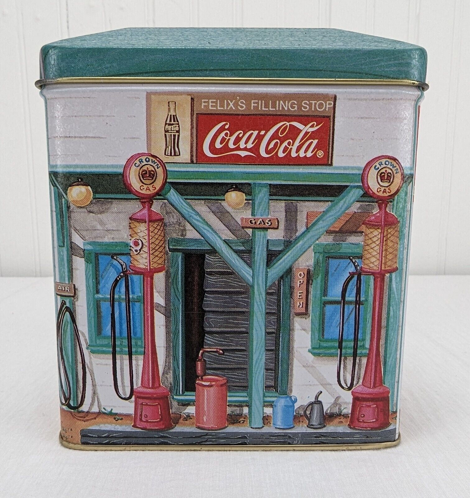 Vintage Coca Cola Gas Station Tin 1992 Felix\'s Filling Spot Metal Container Deco