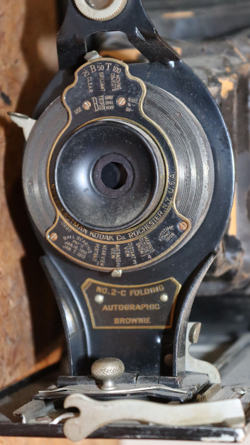 Antique Eastman Kodak No. 2-C Folding Autographic Brownie  Camera w/ Leather Cas