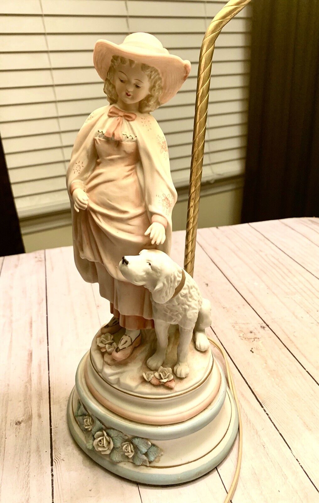 Beautiful Antique Victorian Lady Porcelain Figurine w Dog Table Lamp & Shade 29\