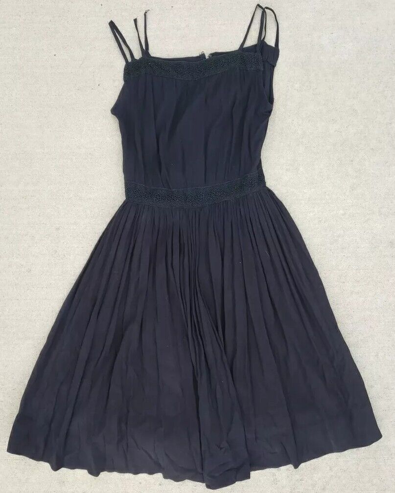 Vintage 1940s-50s Black Dress Gorgeous Petticoat