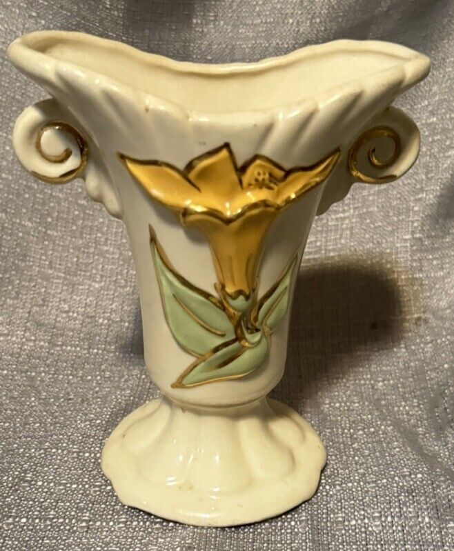 HULL POTTERY VINTAGE VASE IN GLOSSY FINISH - YELLOW - 6” TALL
