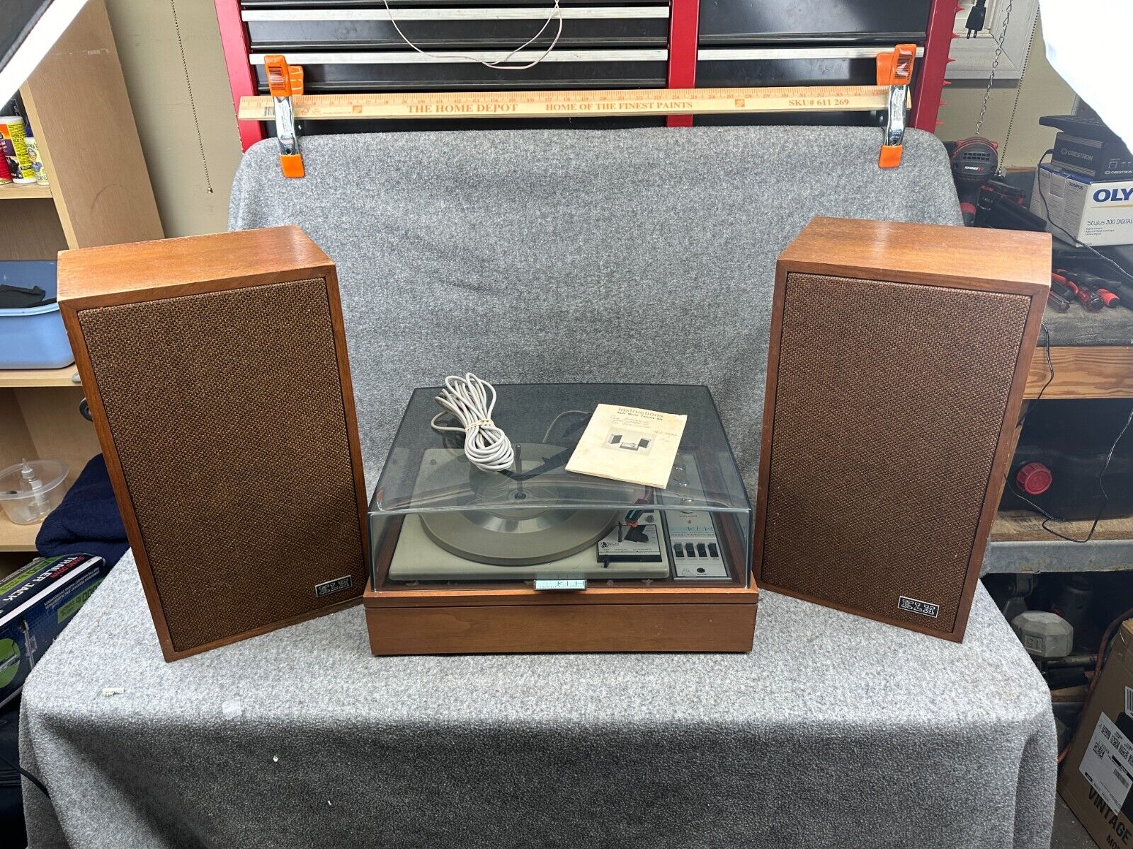 KLH Model 26 Twenty Six Turntable Record Player w/ Speakers Vintage  - TESTED
