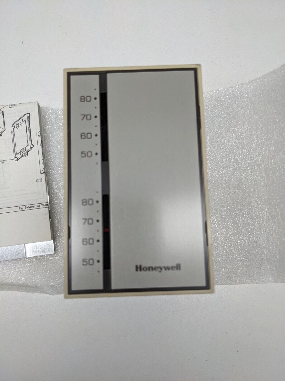 Honeywell Tradeline Heavy Heat/Cool Thermostat Duty  T6051A1016