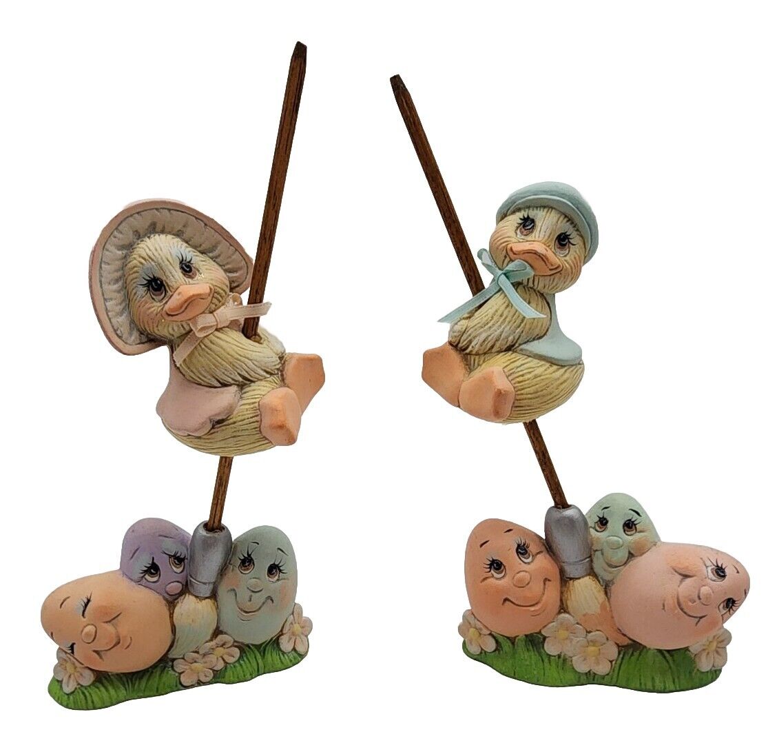 Vtg Boy/Girl Ducklings On Paintbrush Anthropomorphic Easter Eggs Kitsch Figurine