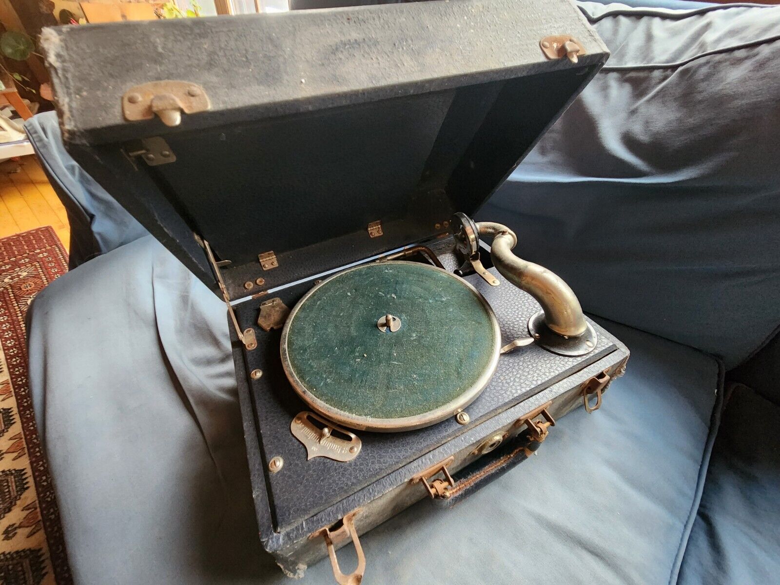 Brunswick Vintage Phonograph- Working Condition - SEE VIDEO