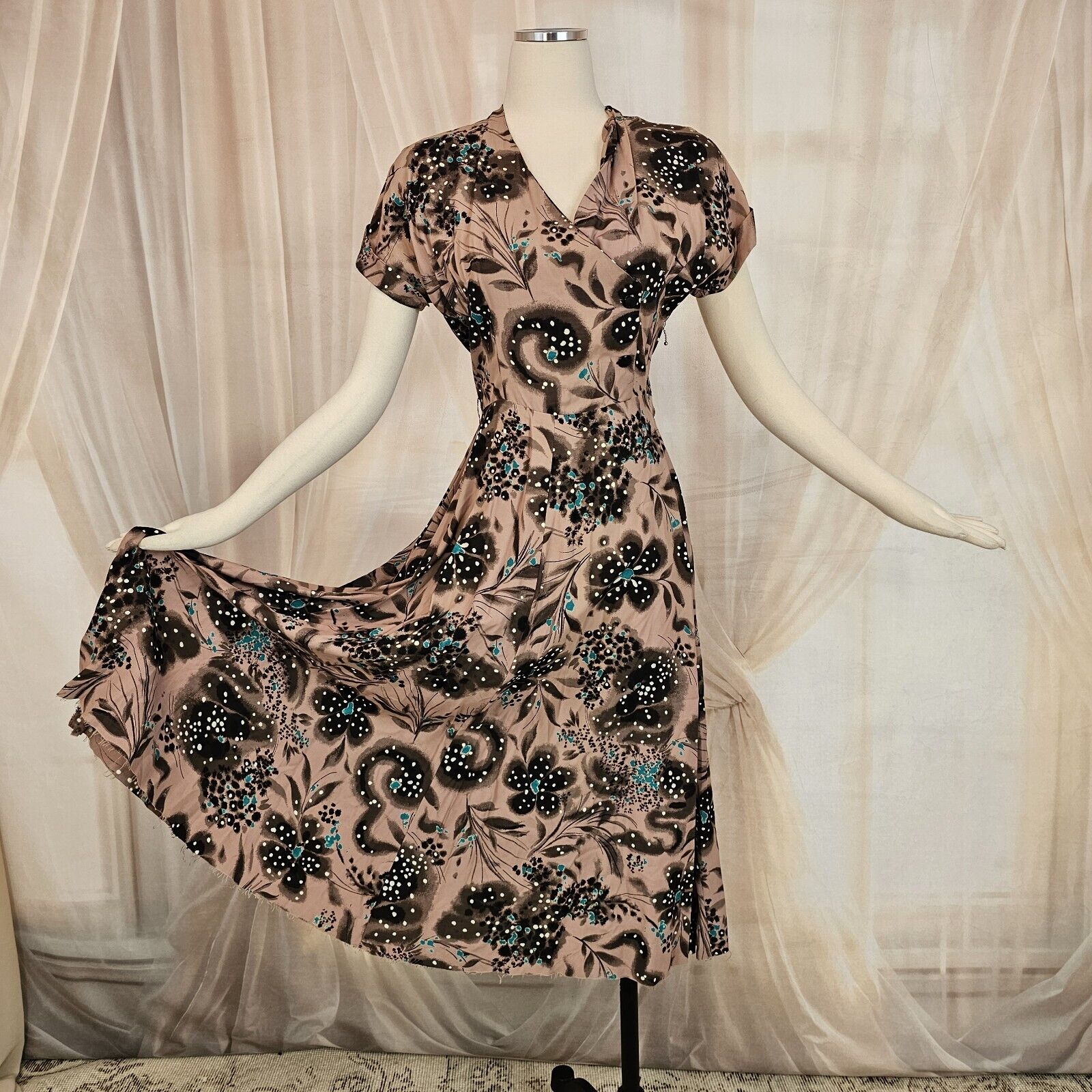 Vintage Deadstock 1960\'s Dress Floral Tan Blue and Black Short Sleeve Retro 