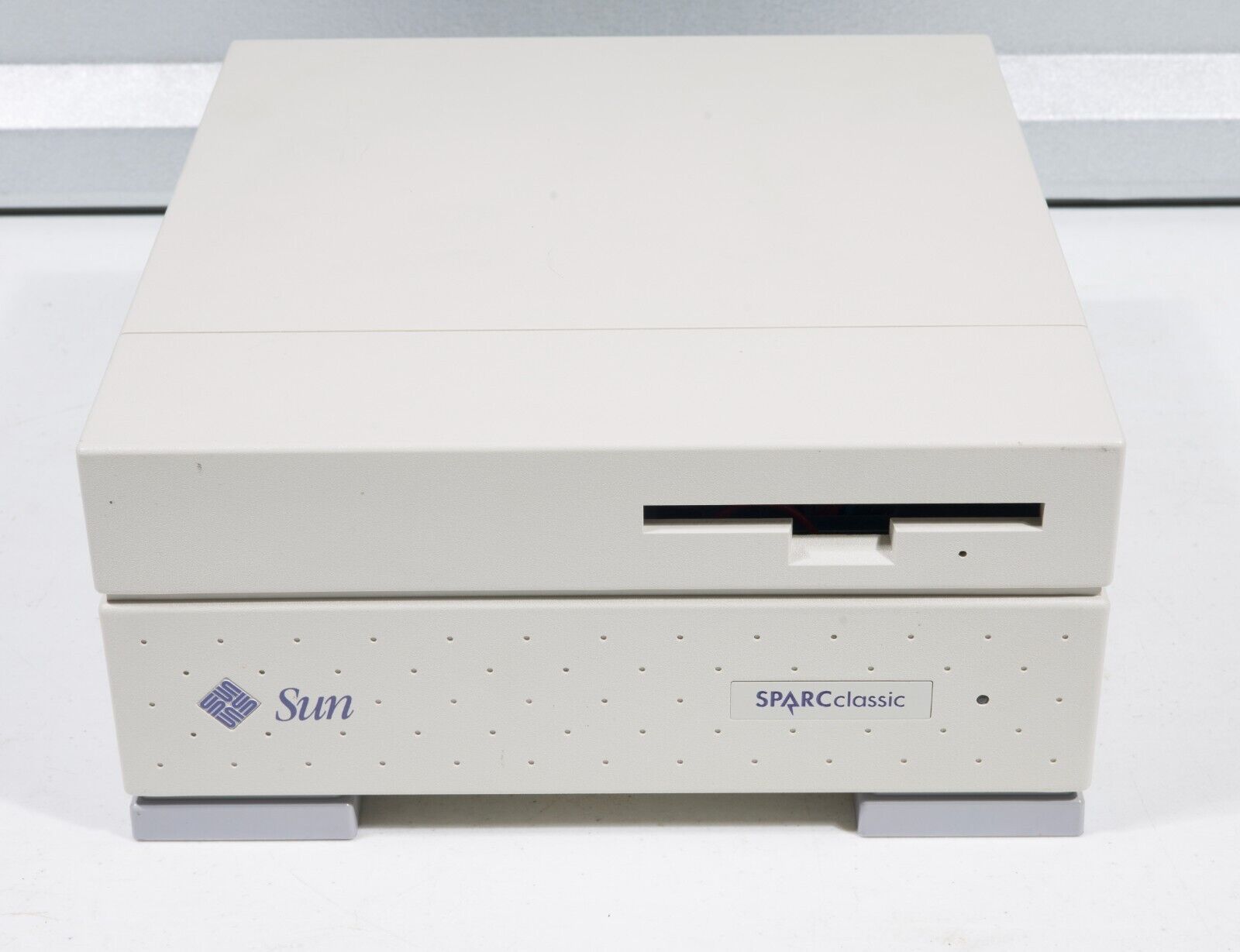 Vintage Sun SPARCclassic 50MHz microSPARC UNIX workstation parts or repair clean