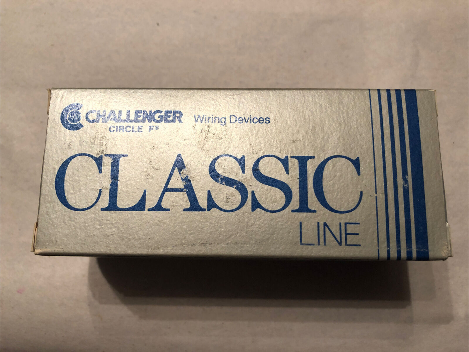 Challenger 3 Way 15 Amp Classic Quiet Rocker Switch White 3273-W