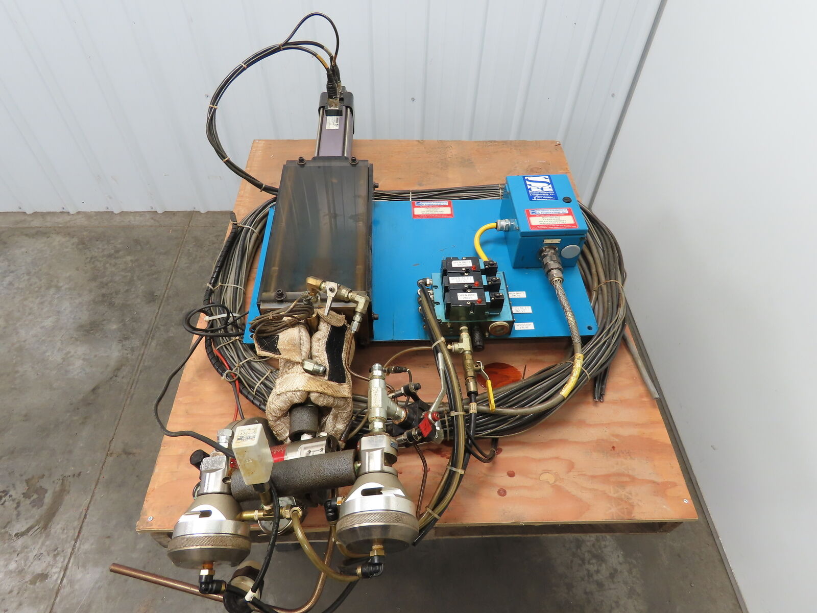 Nordson Servo-Flo 305 1-Part Shot Meter 1-110cc Dispensing System Servo Actuator