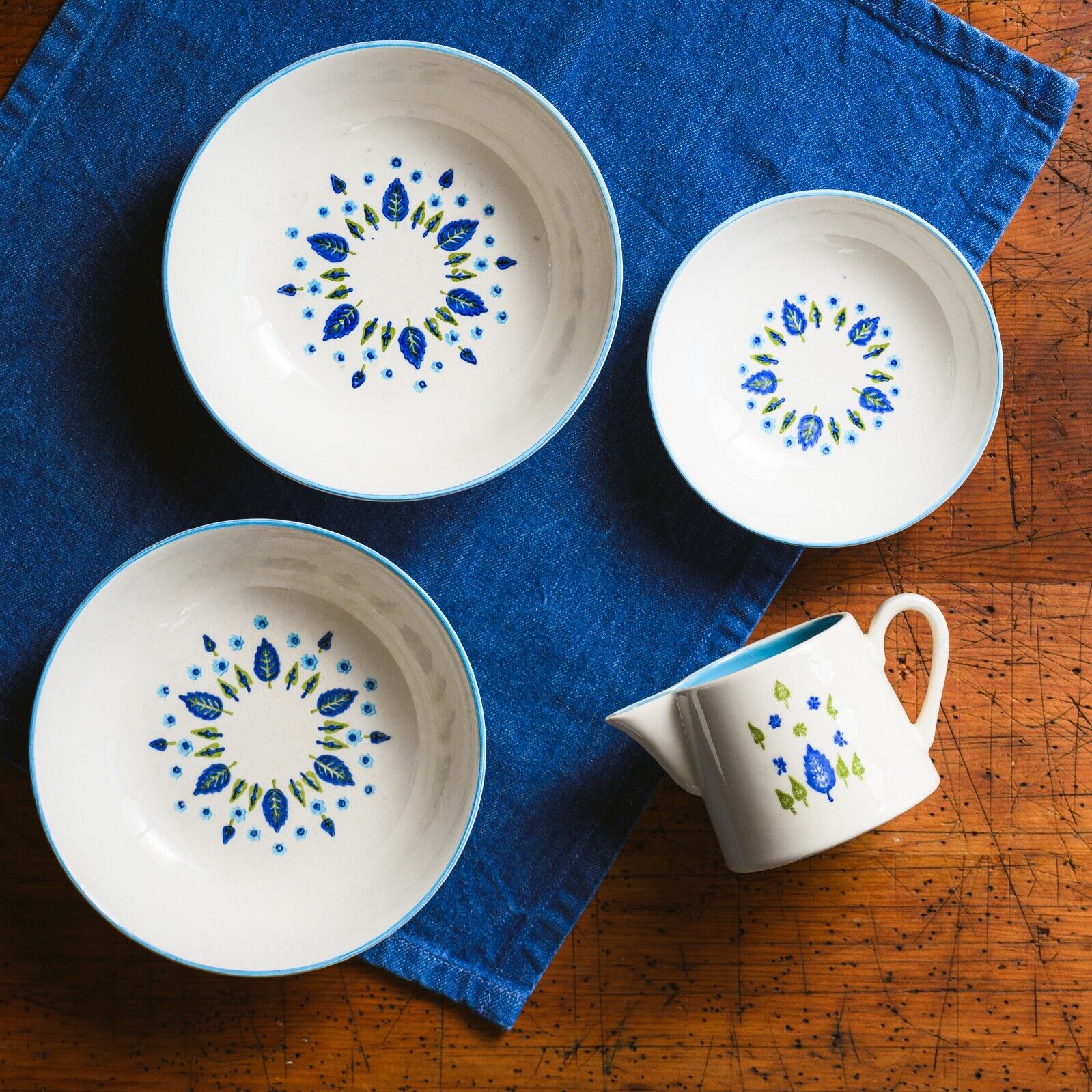 4 pcs Marcrest SWISS ALPINE Blue Creamer + 3 bowls
