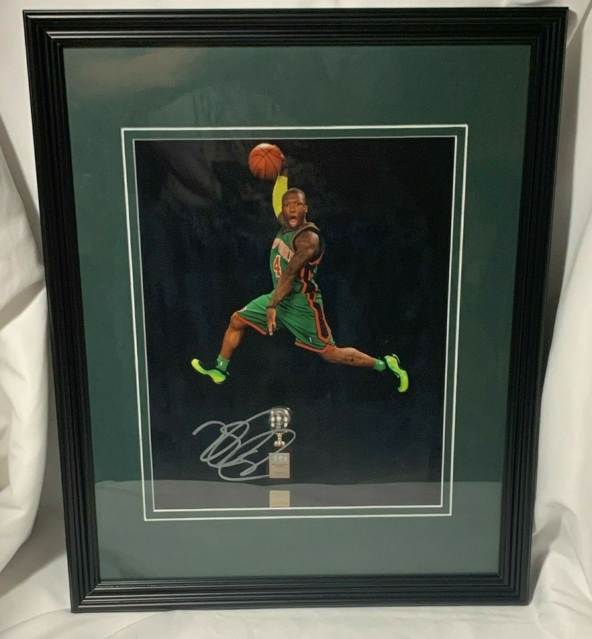 Nate Robinson Signed Photo 8x10 Framed Matted