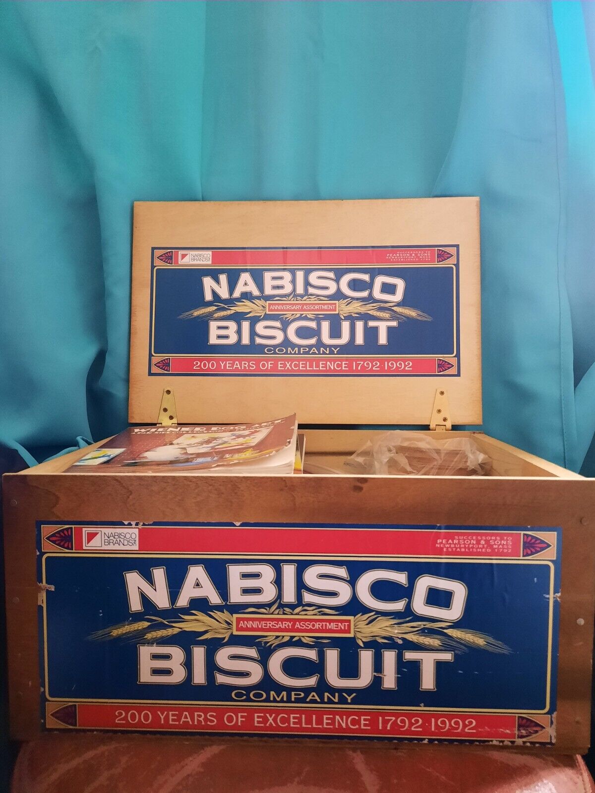 Vintage 1992 Nabisco Biscuit 200th Anniversary Wooden Box 
