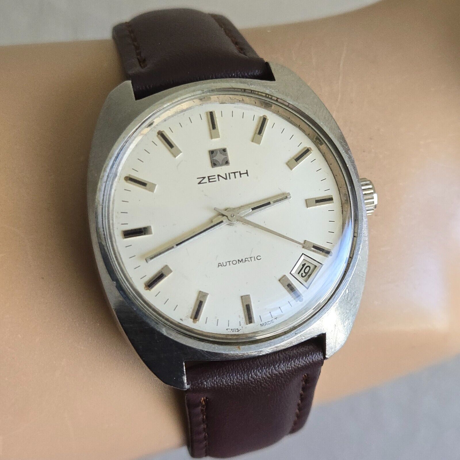 Vintage ZENITH men\'s automatic watch cal.2562PC 23Jewels DATE swiss 1970s