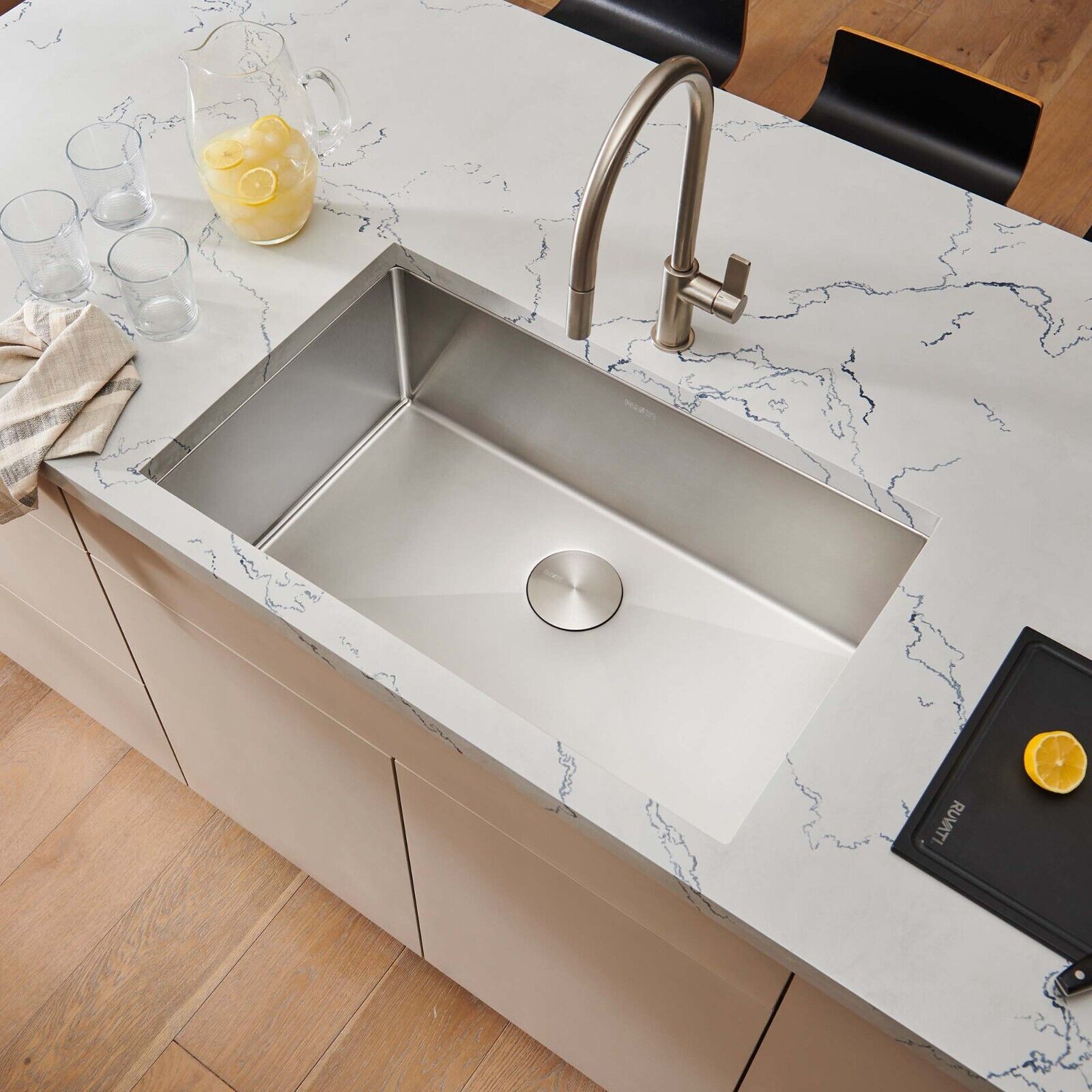 Ruvati 30-inch Undermount 16 Gauge Kitchen Sink Single Bowl - RVH7300