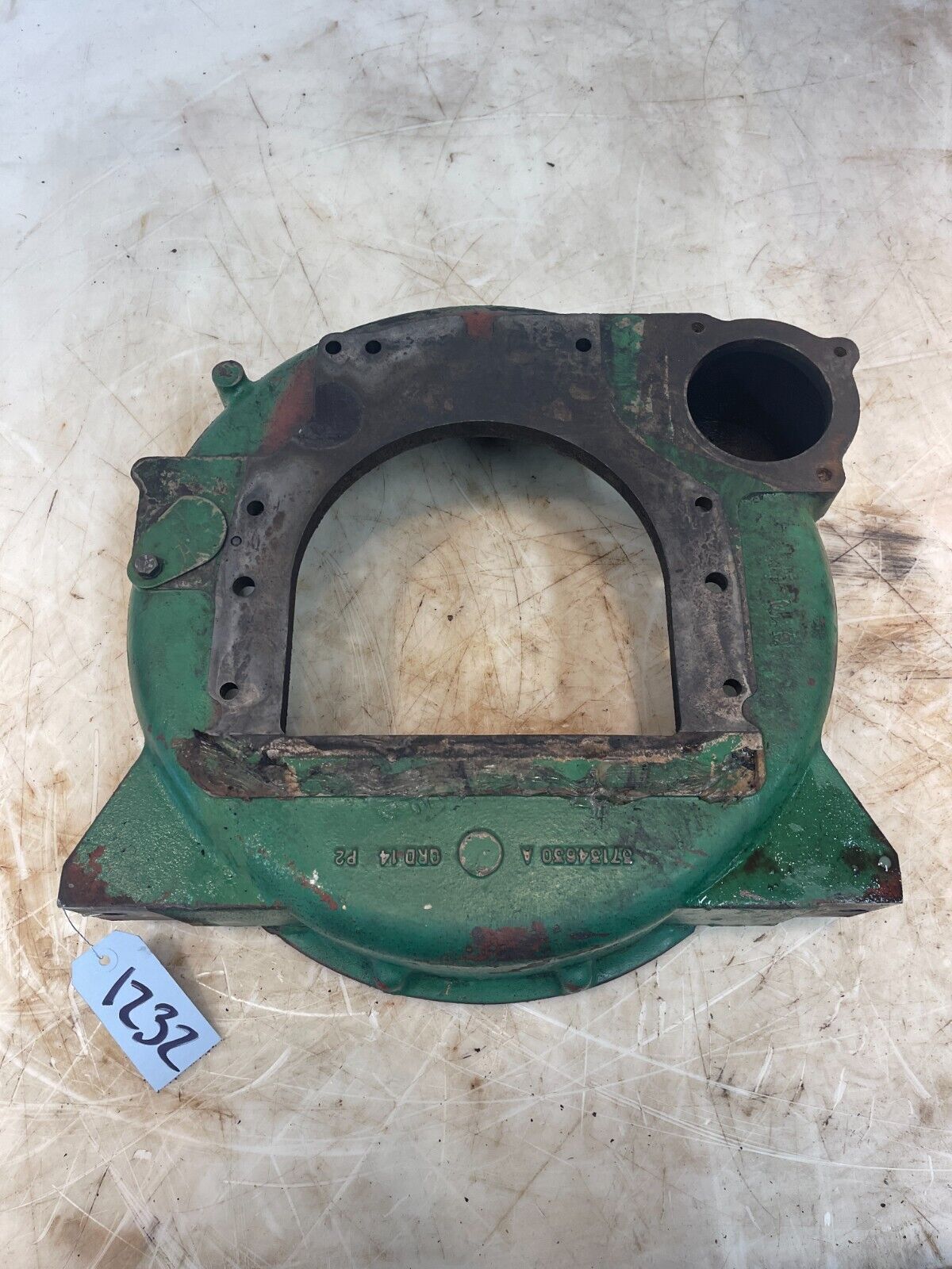 1967 Oliver 1850 Tractor Clutch Bell Housing 37134630A