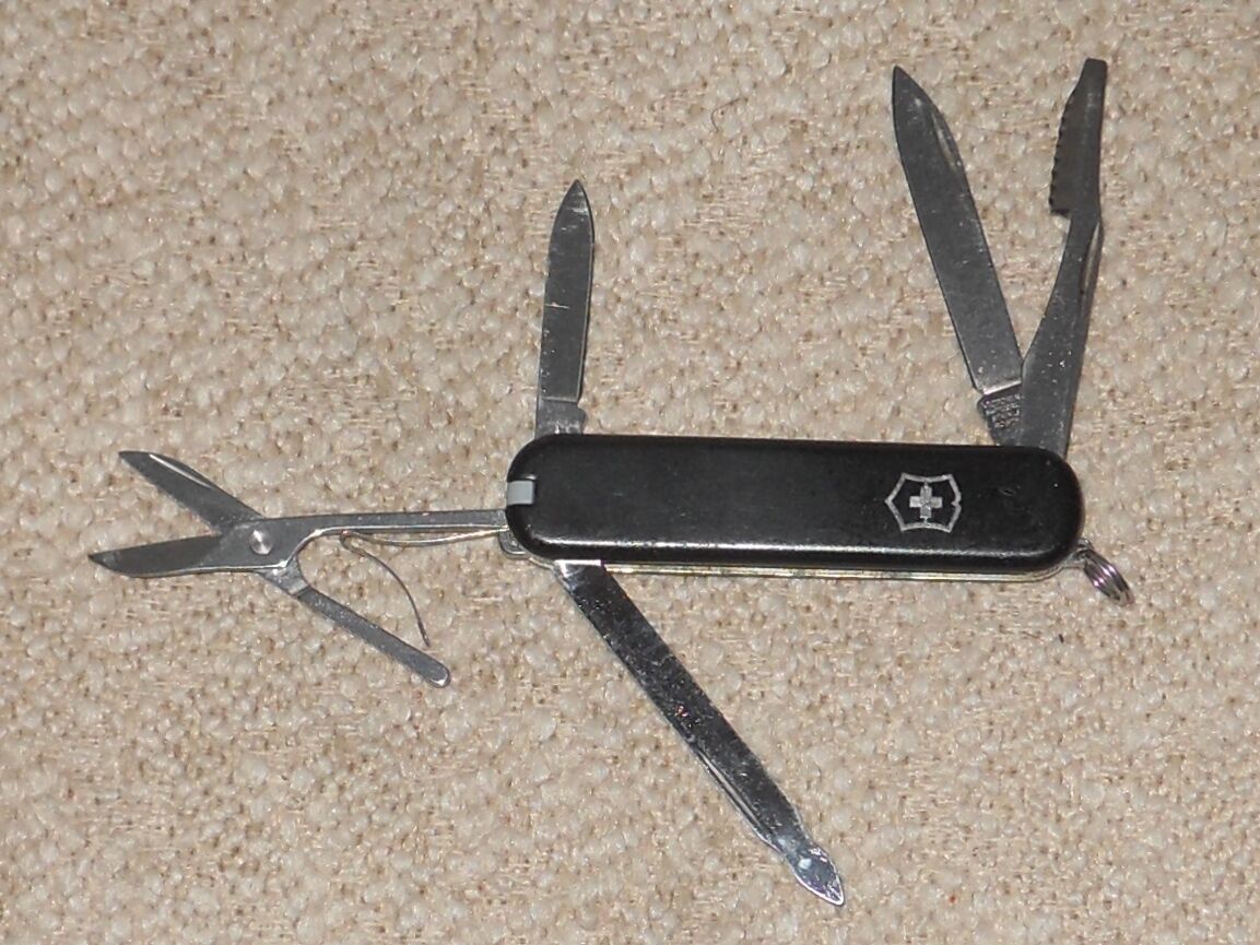 Victorinox Swiss Army Knife 5 Fold-out Tools + Toothpick + Tweezers