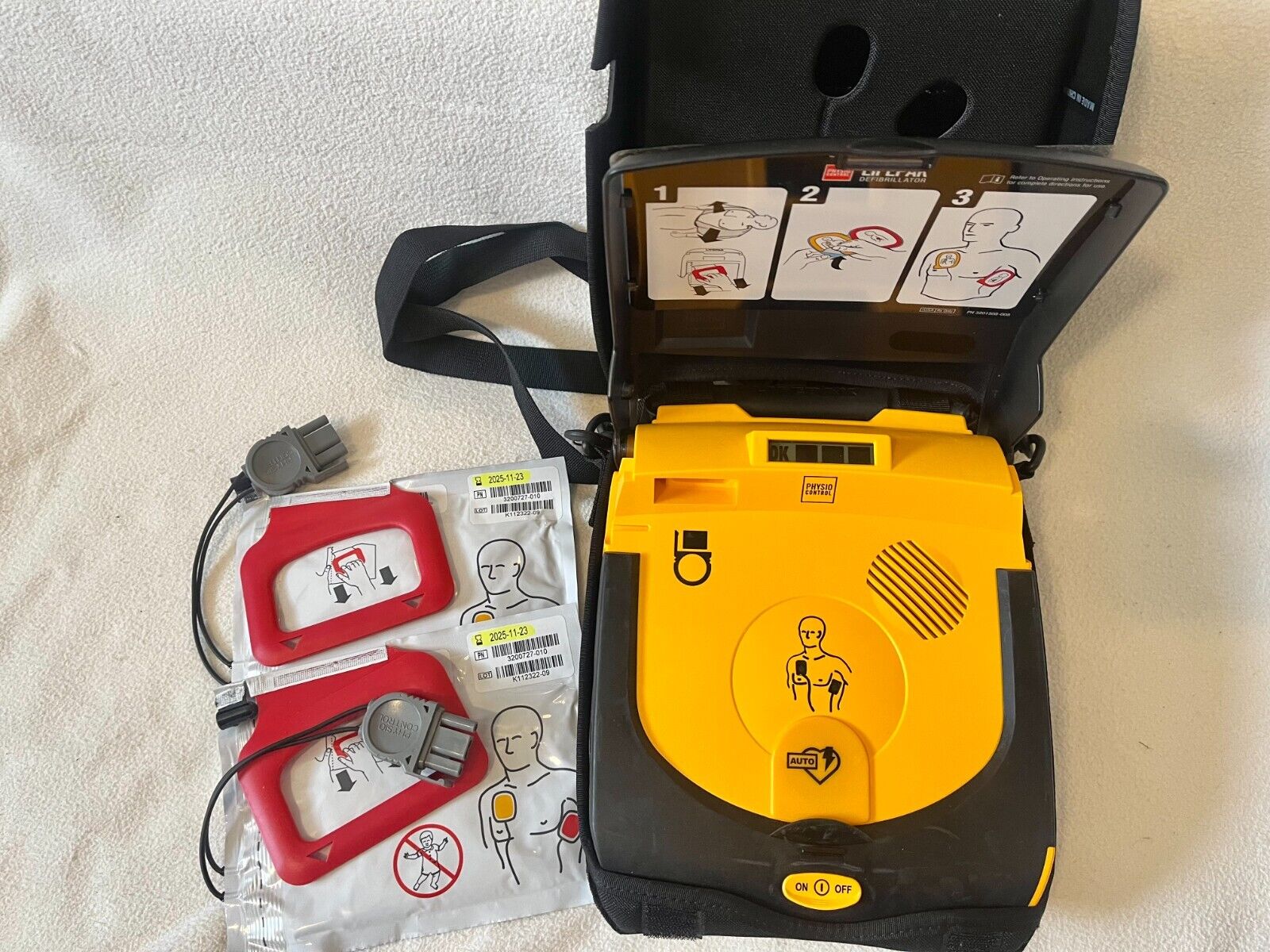 LifePak CR Plus AED w/ 2 Adult Pads EXP 11/2025 - Refurbished / BioMed Inspected