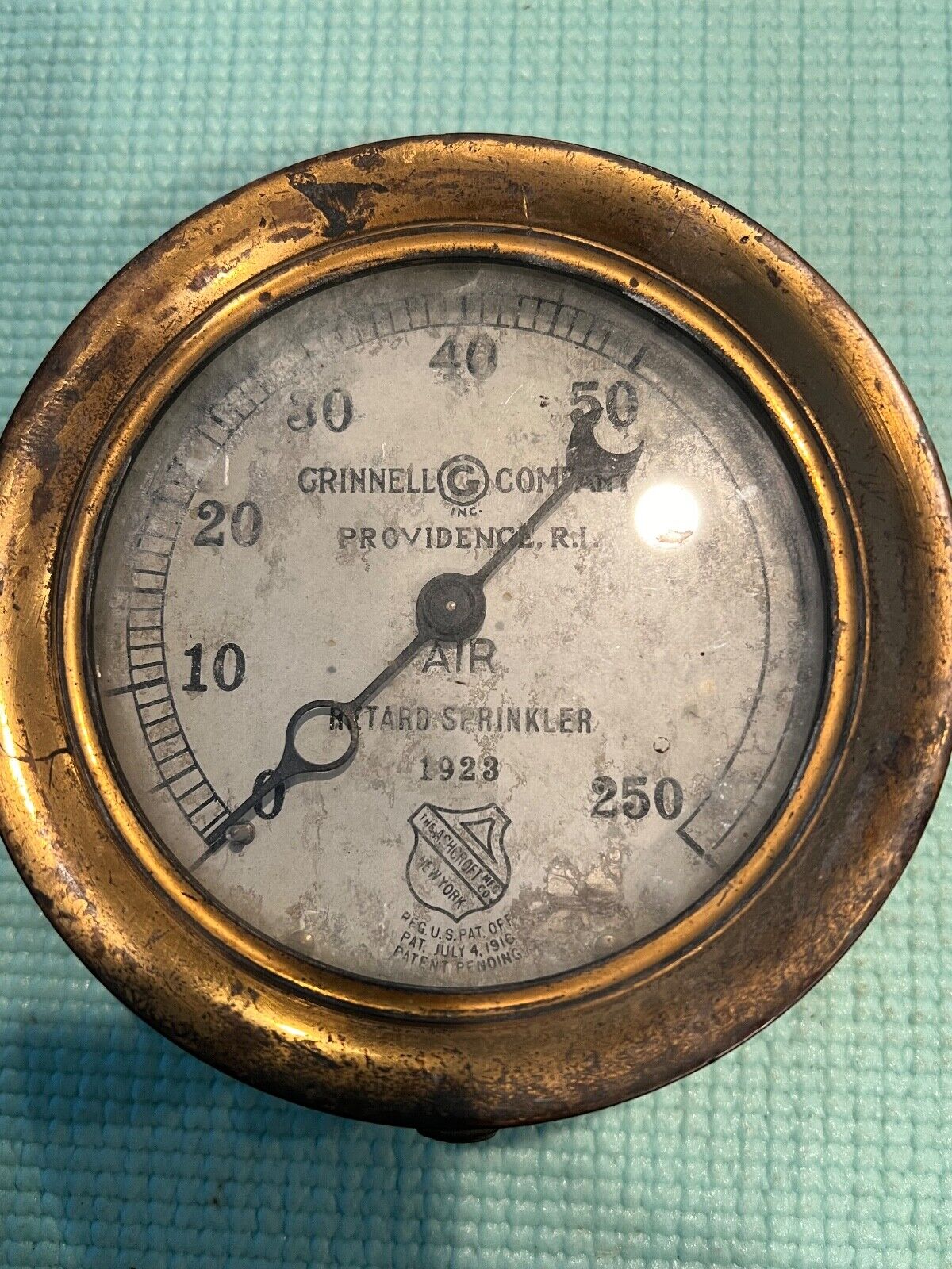 vintage/antique pat 1923 brass 6“ Grinnell pressure gauge, 250 psi, Ashcroft Mfg