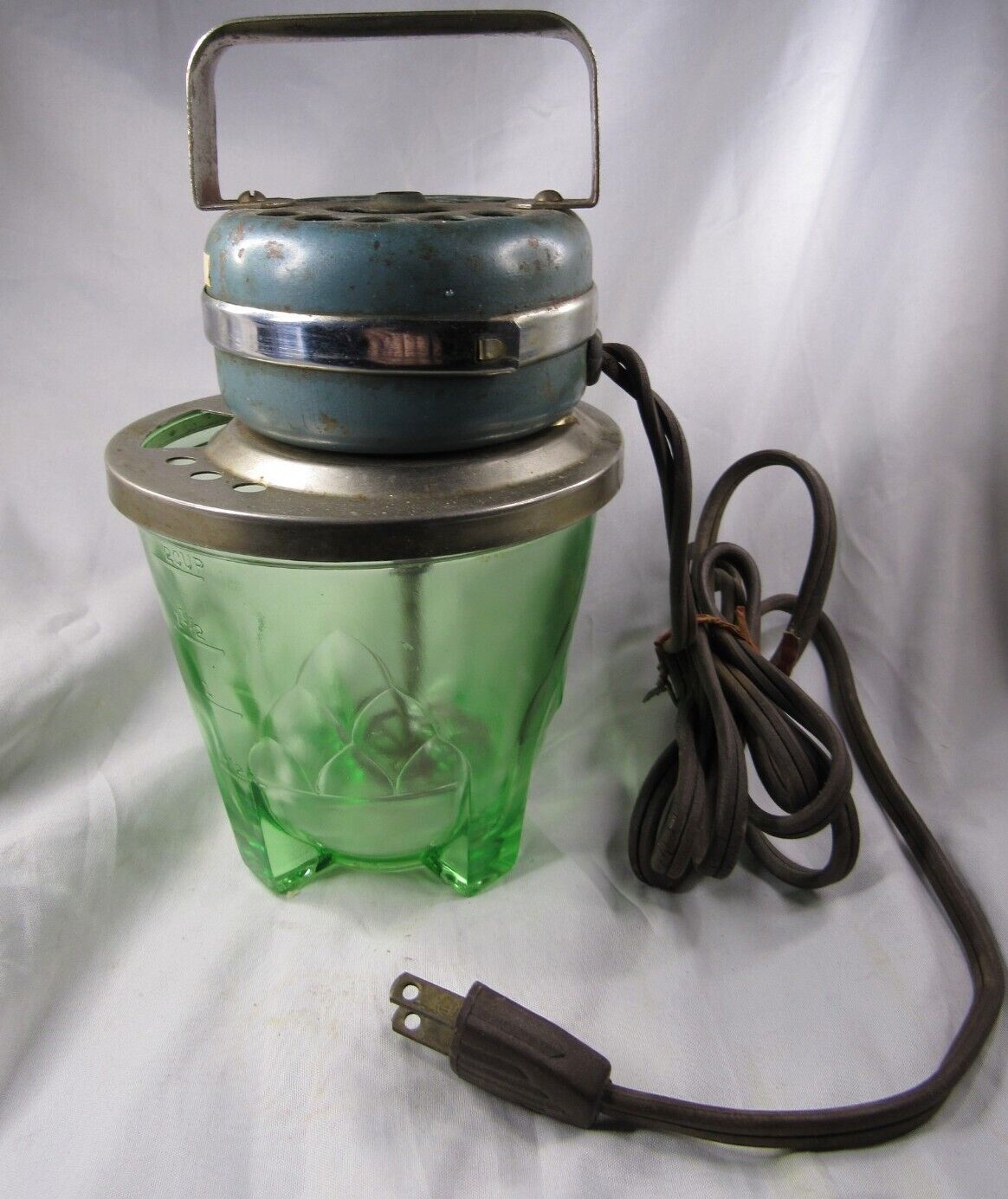 Vintage Lindstrom No. 1120 Electric Mixer With Uranium Glass Bowl. Untested.