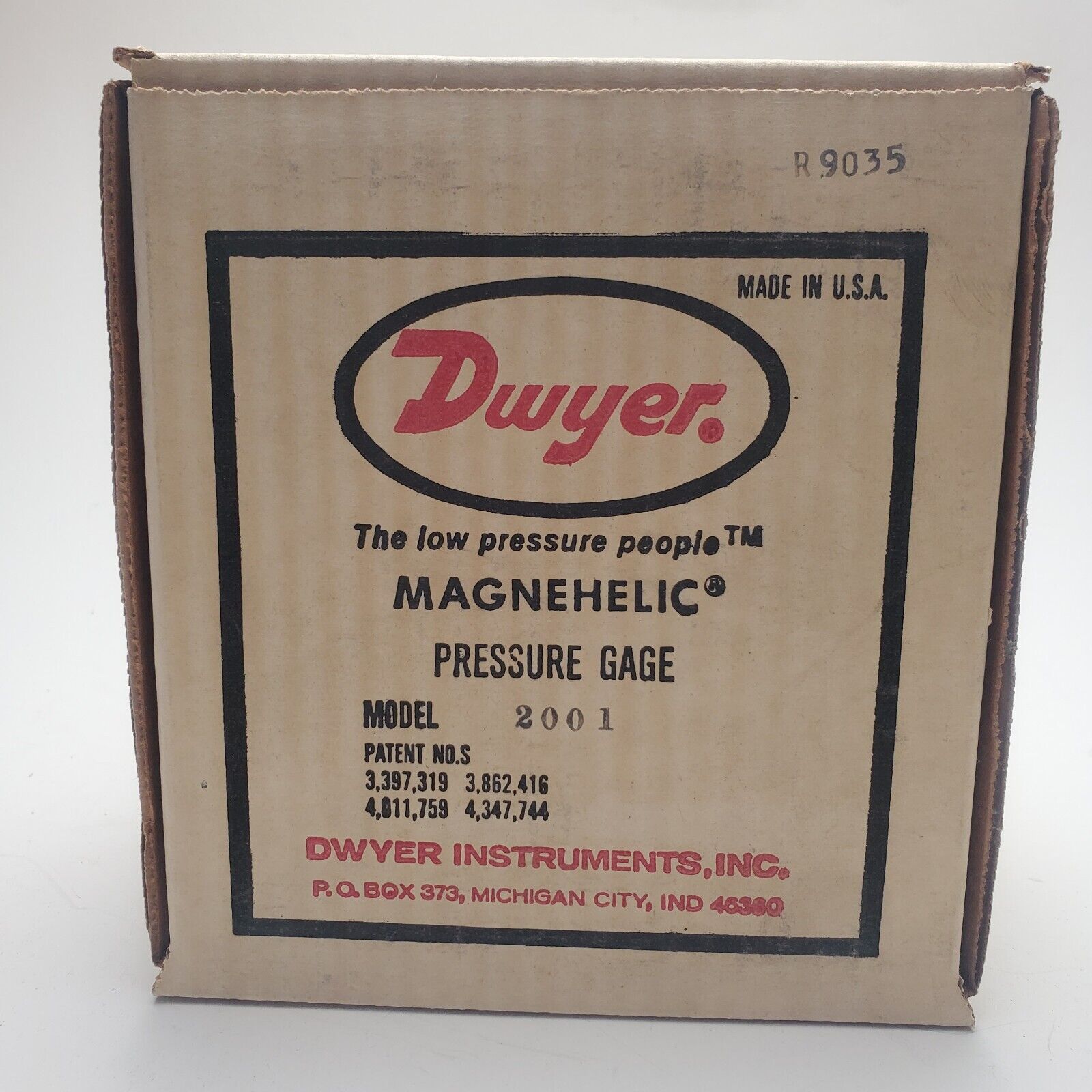 DWYER MAGNEHELIC PRESSURE GAUGE 2001 New Old Stock R9035