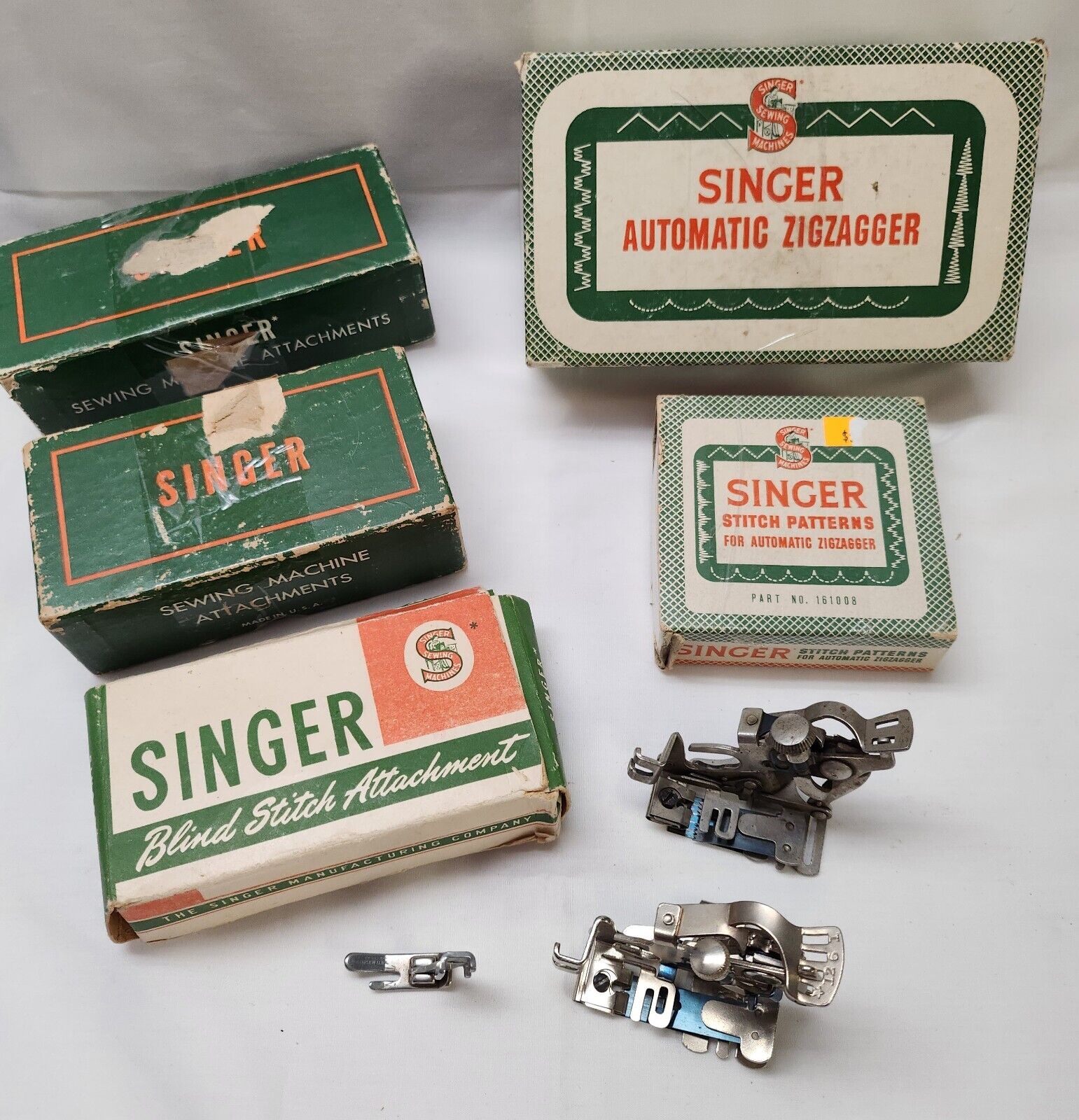 Lot Of Vintage Singer Sewing Machine Attachments Zigzagger Blind Stitch & More