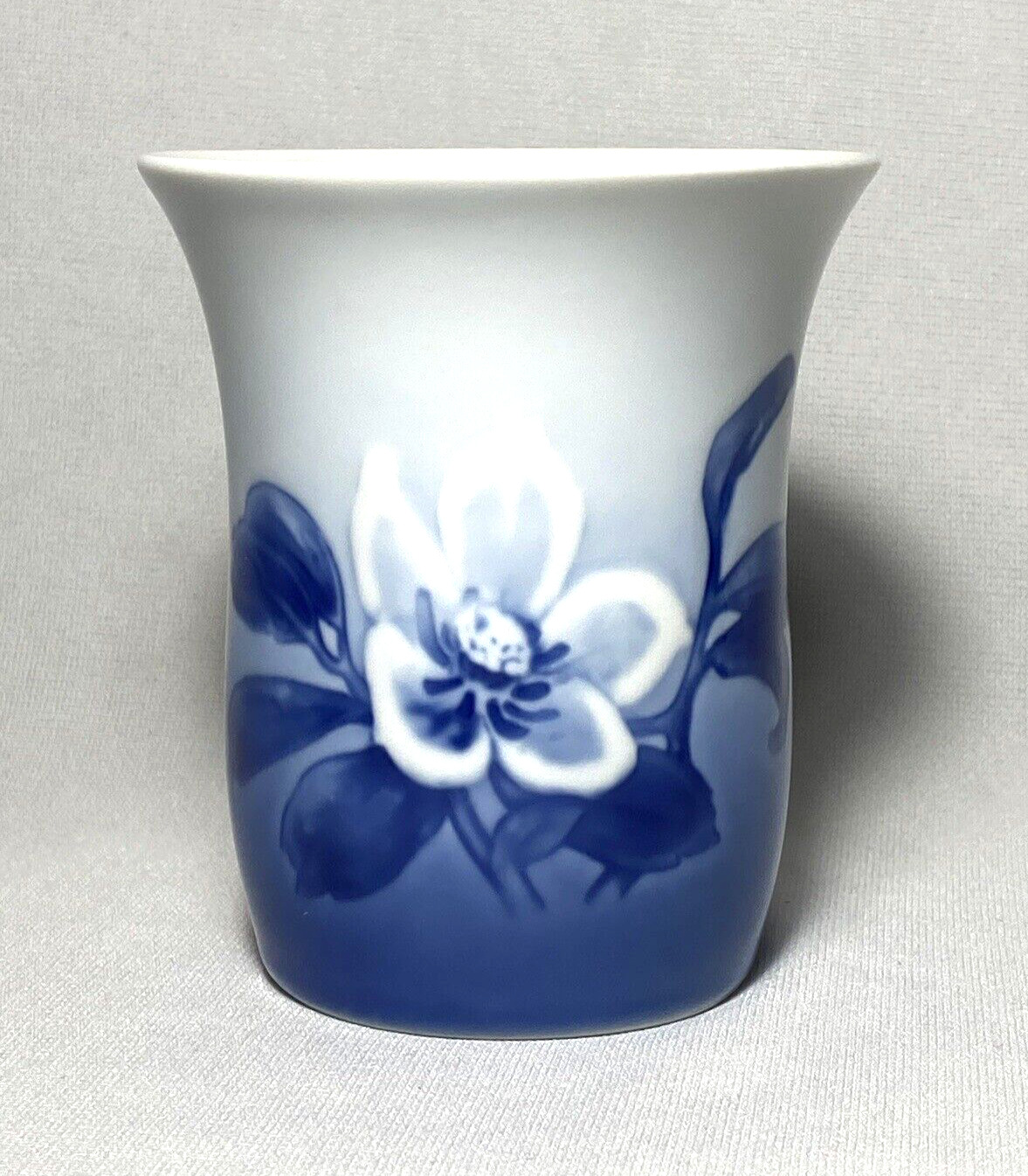 BING & GRONDAHL ~ Vintage Blue+White Porcelain VASE  (Christmas Rose) ~ Denmark