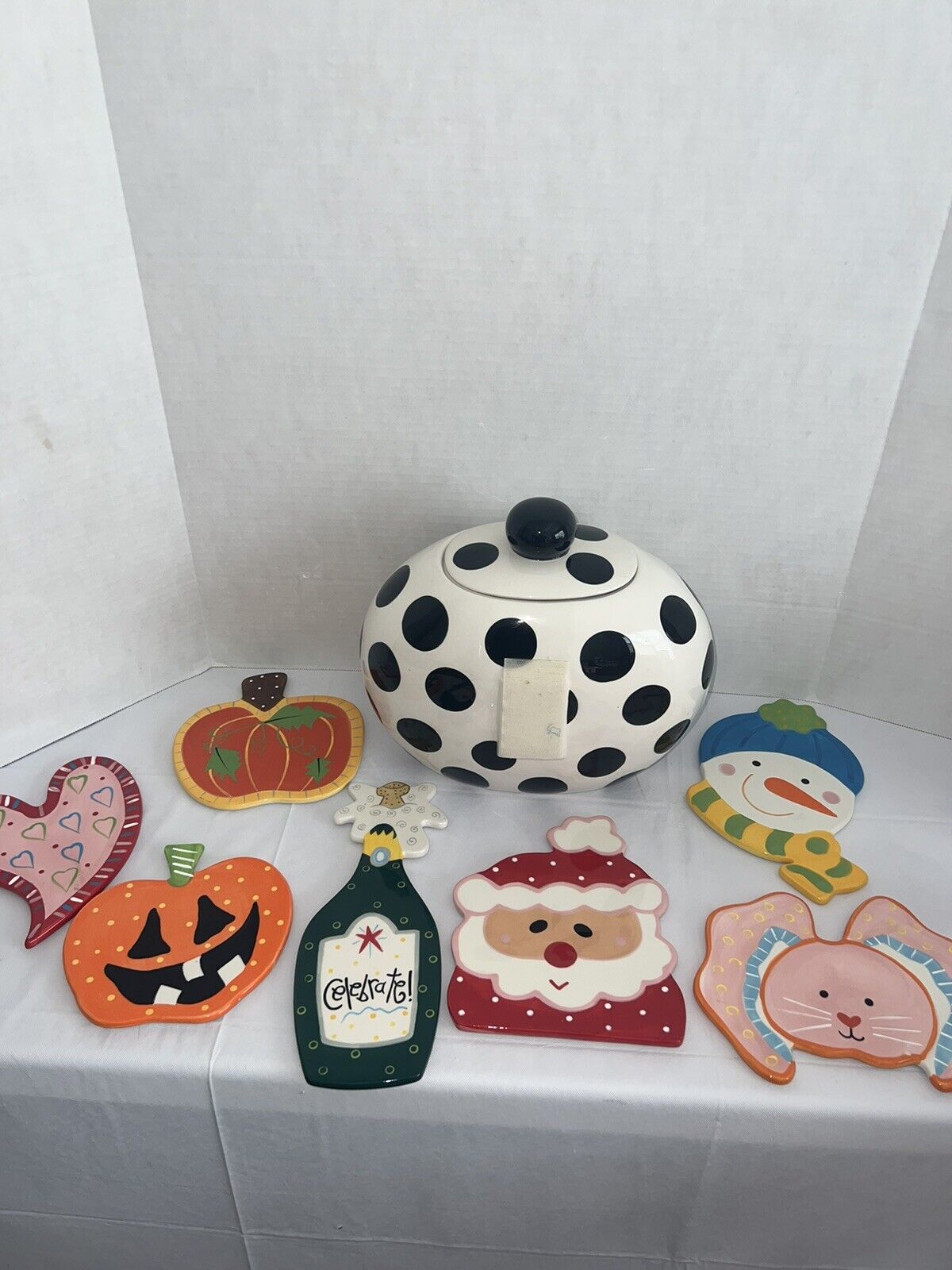 Coton Colors Polka Dot Cookie Jar With 7 Happy Everything Attachments