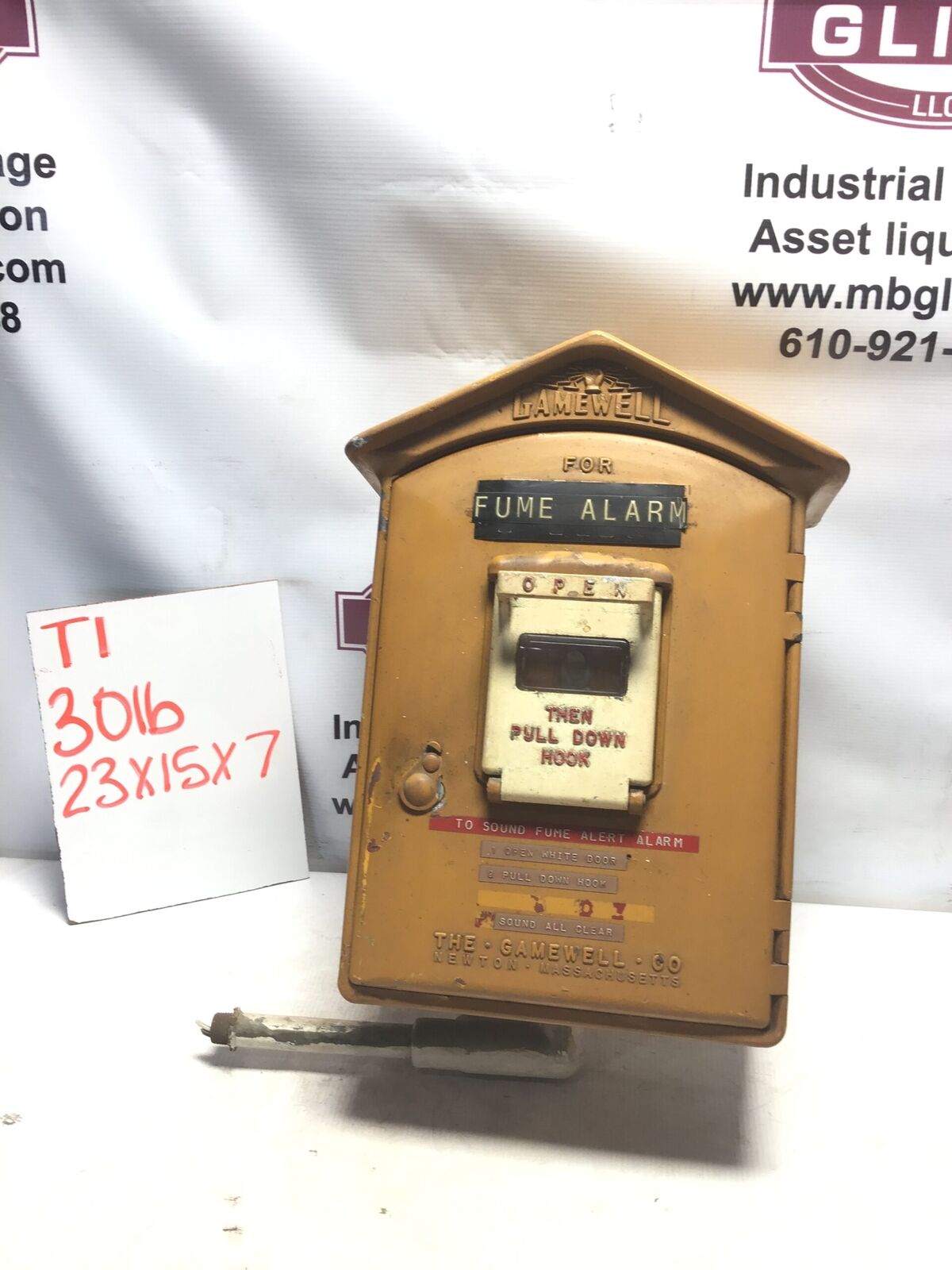 vintage GAMEWELL Fire Alarm Call Box Pull Station (no key) ALARM DOES WORK