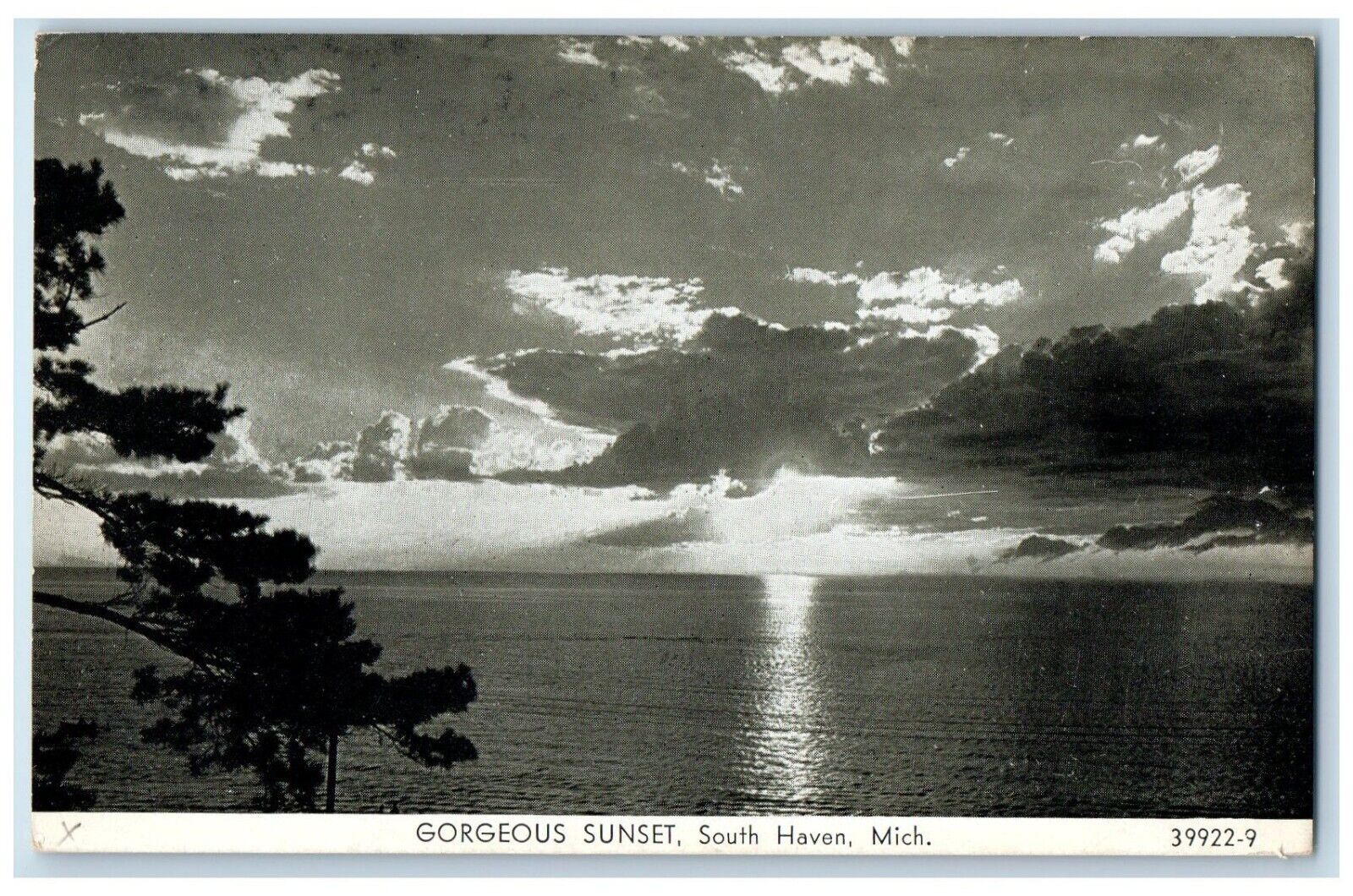 c1940 Scenic View Gorgeous Sunset South Haven Michigan Vintage Souvenir Postcard