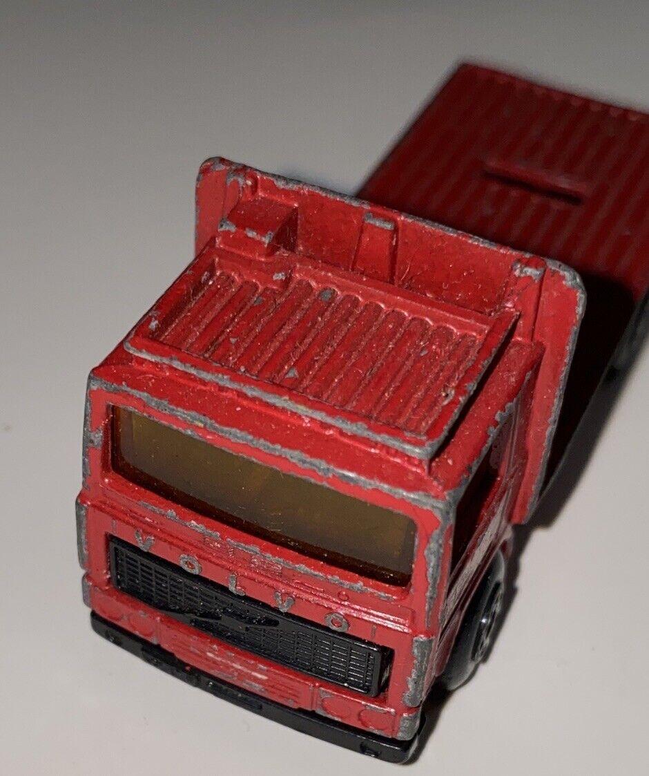 Vintage Matchbox Volvo Red Flat Bed Truck Series 1981 Diecast 1/64