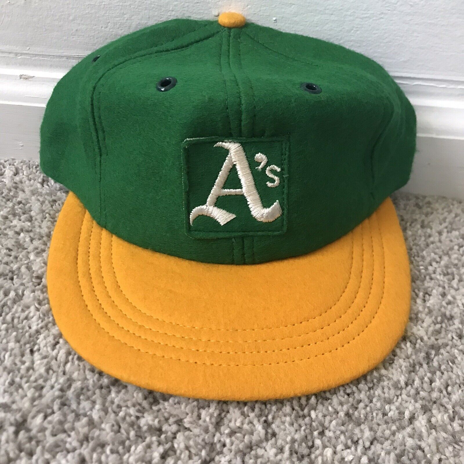 VTg 1960s 70\'s OAKLAND A\'s MLB Fitted Hat WOOL Felt NOS D/S Leather band 7 3/8