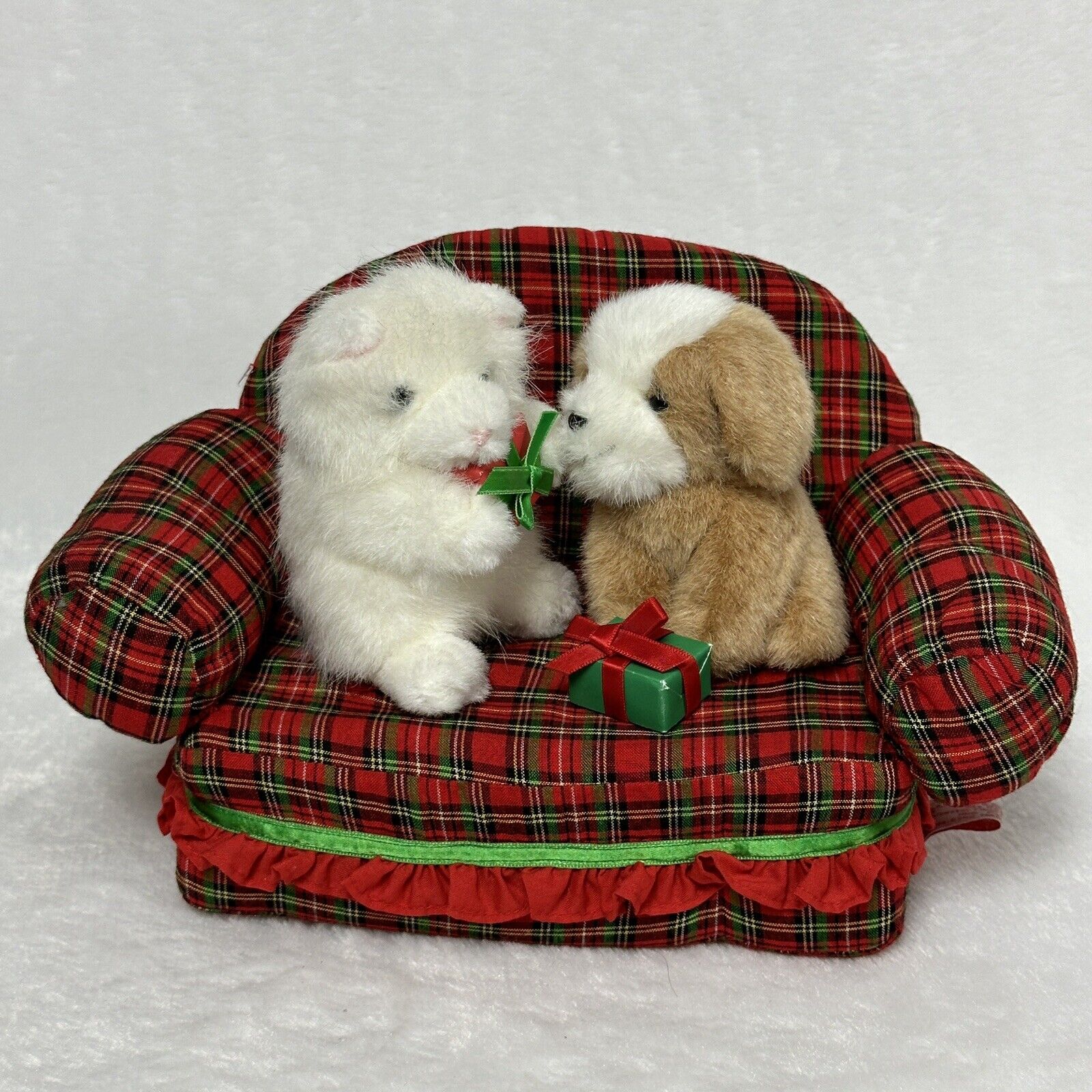 Russ Berrie Dog & Cat Plush Sitting On Red Plaid Sofa Christmas Presents VTG