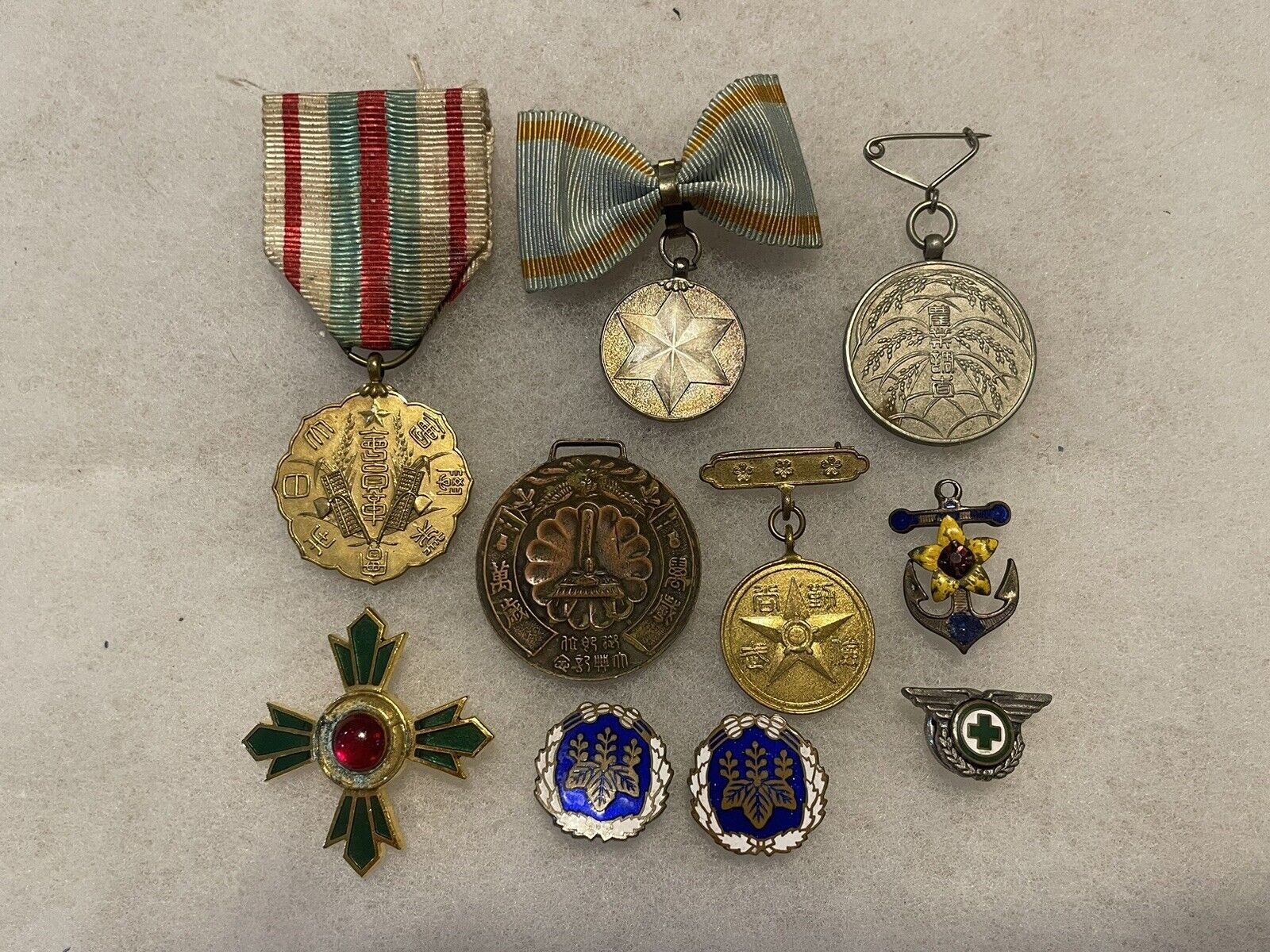 WW2 & Postwar Japanese Military Civilian Medal Order Pins Pin Badge Award Lot