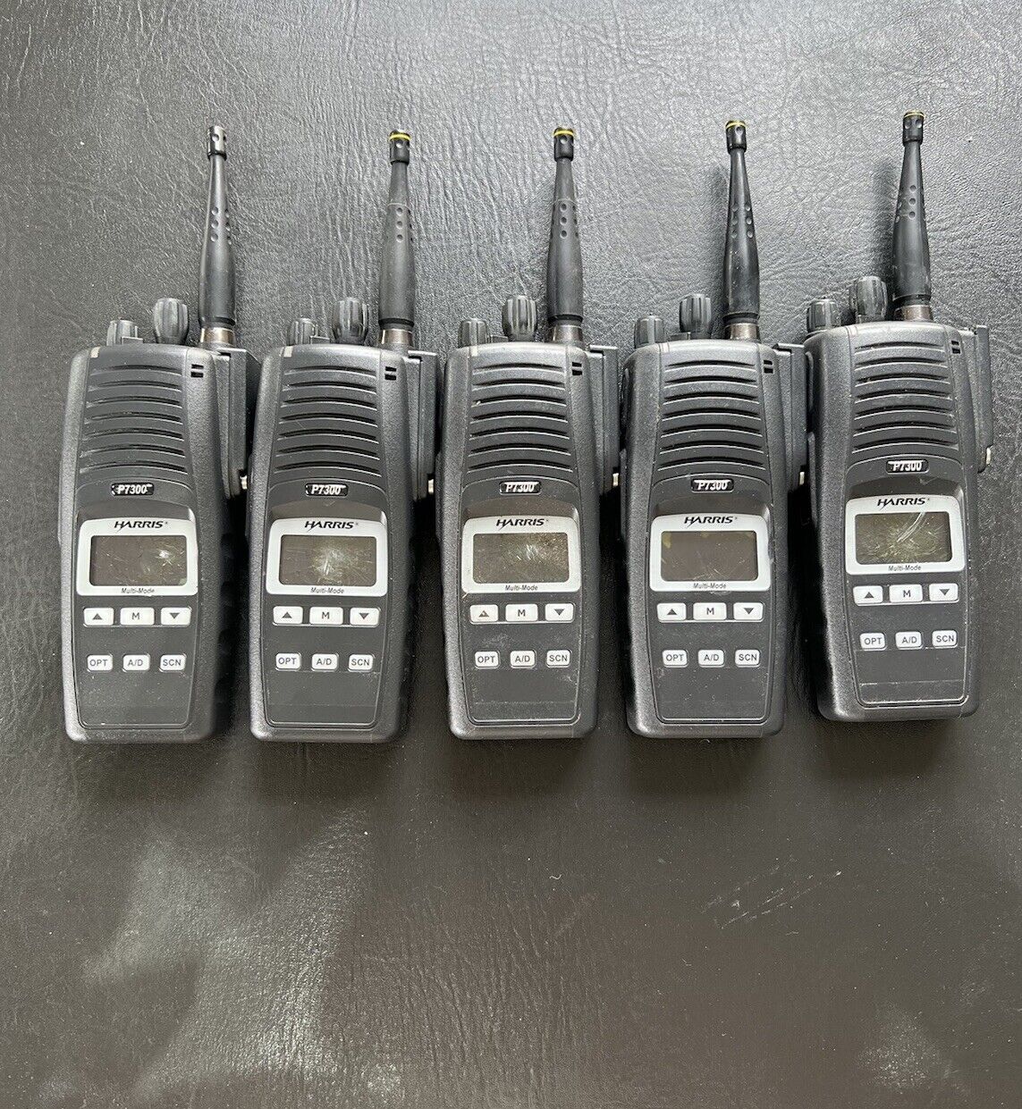 Harris P7300 Radio MAEV-87HXX FOR PARTS No Battery BROKEN SCREENS Handheld Lot 5