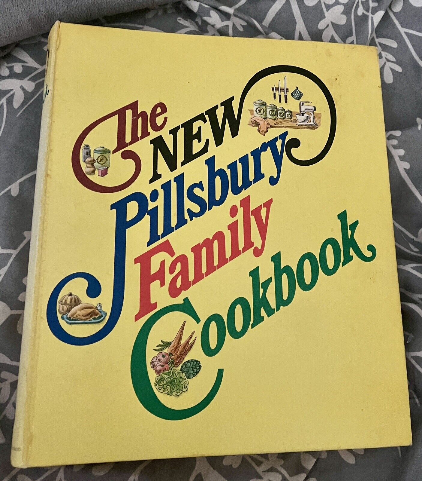 The New Pillsbury Family Cookbook - 5-ring binder 1974 Binder Slightly Faded