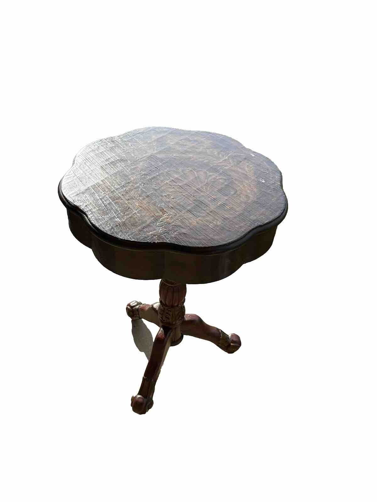 Antique Style  Wooden Table w/ Decorated Feet And Stand